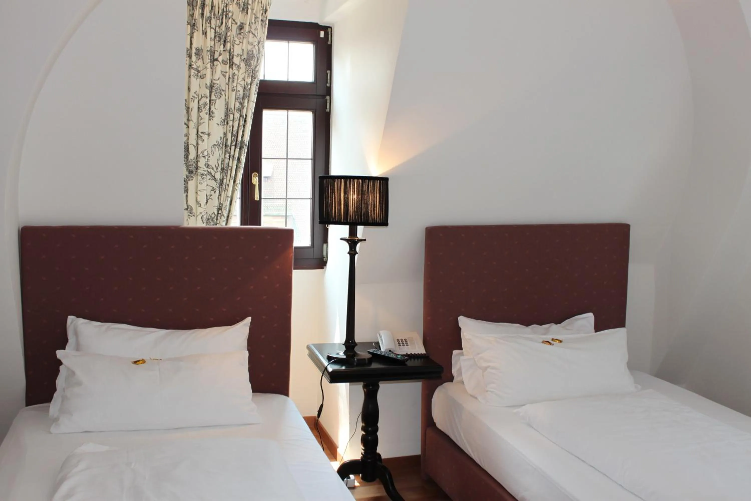 Bed in Hotel Deutscher Kaiser