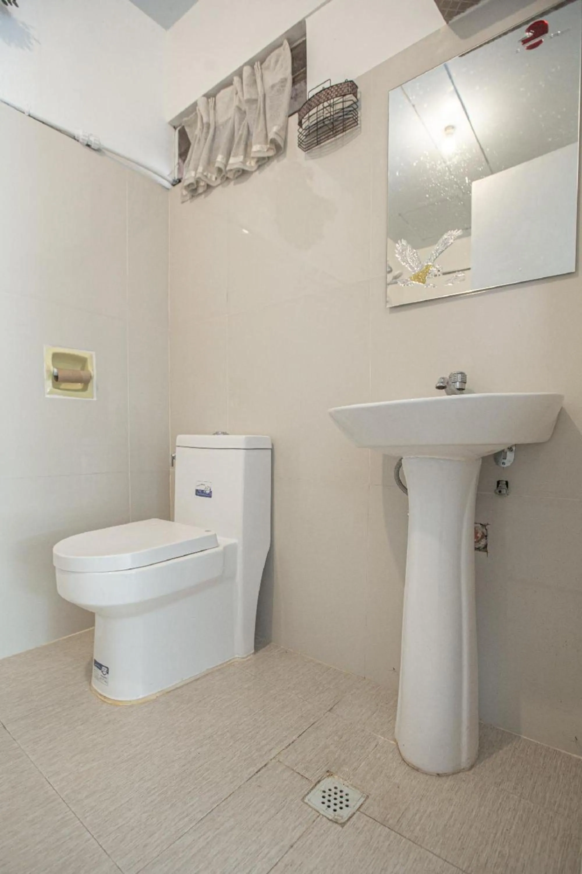 Bathroom in OYO 588 Sunrock Resort