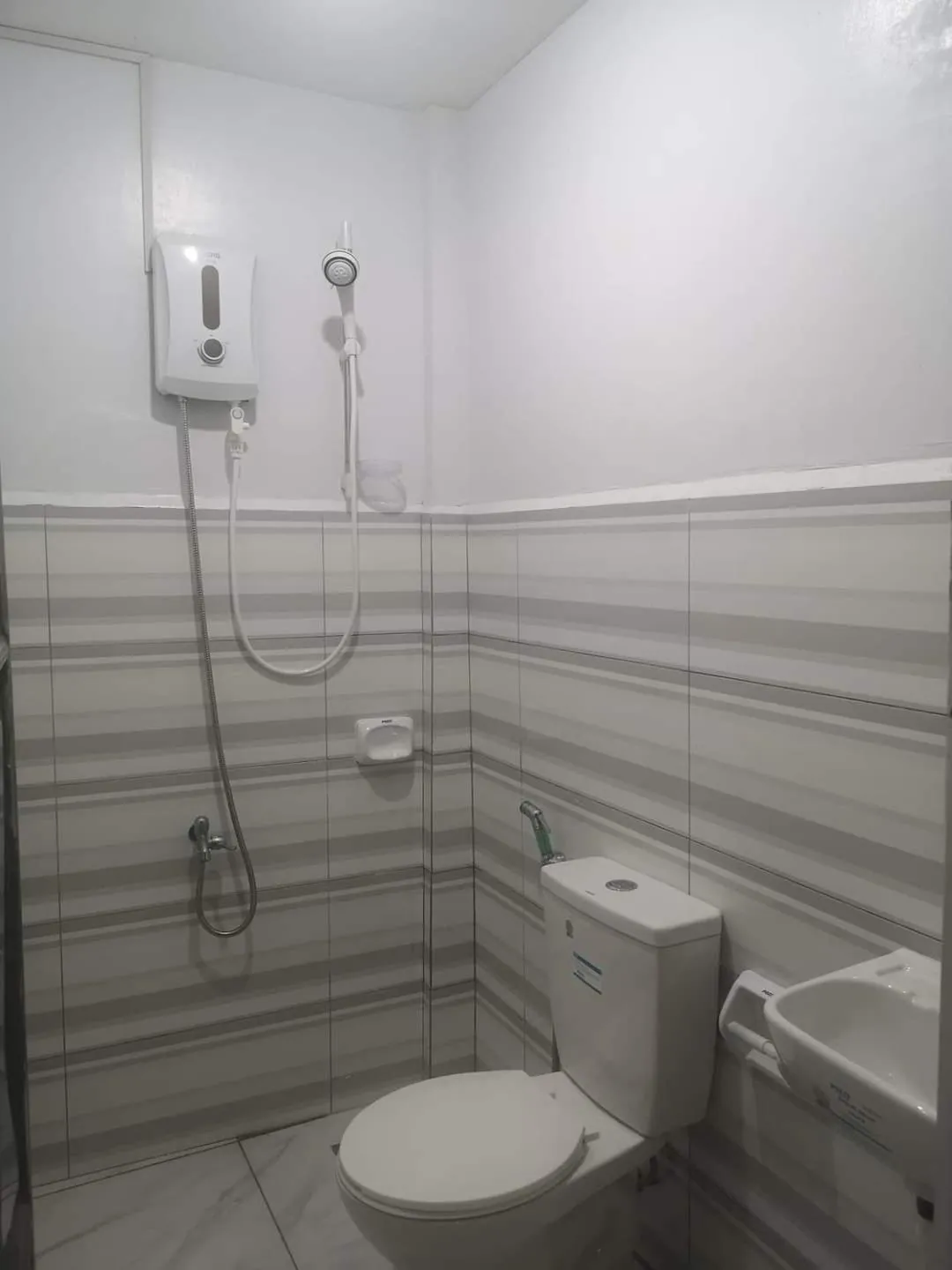 Bathroom in Rain Haven Lodging House