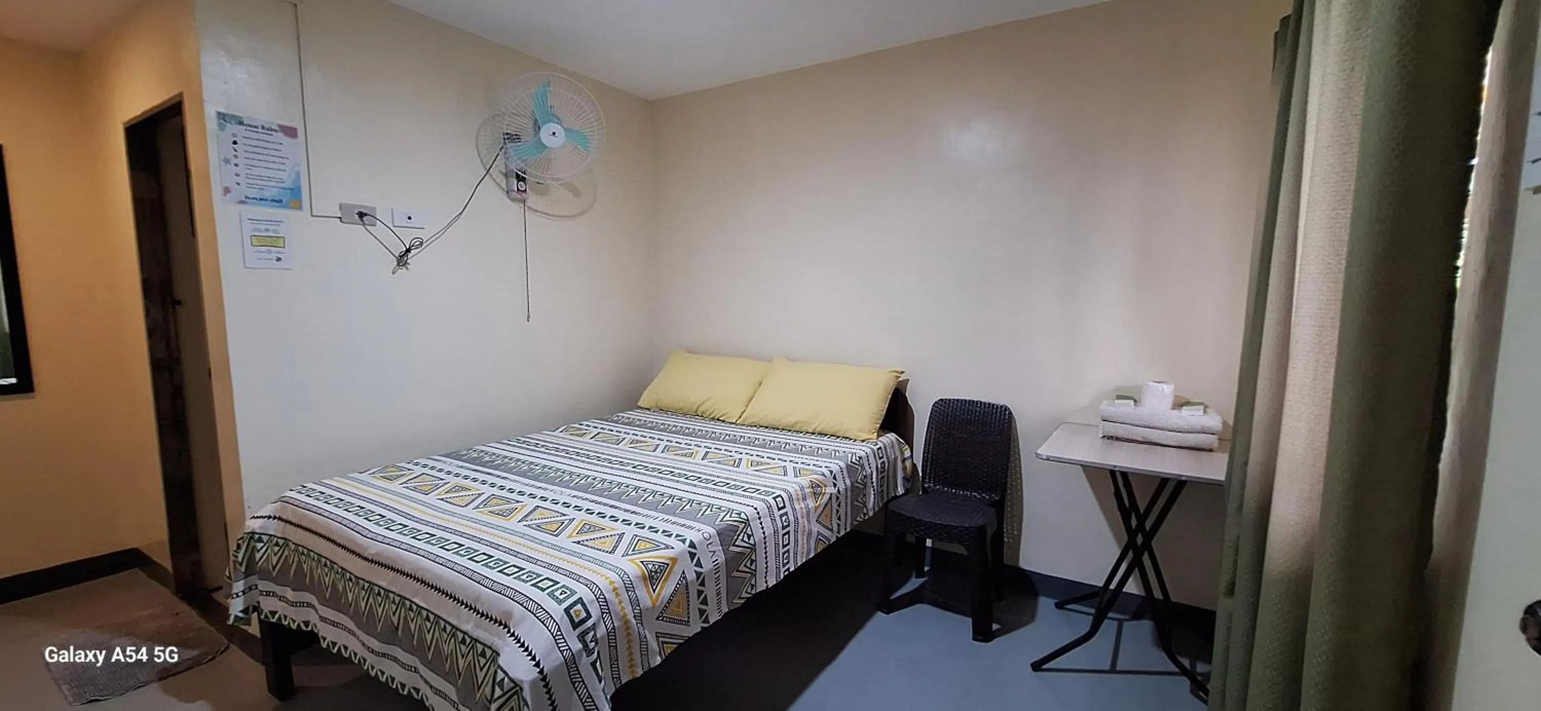 Bedroom, Bed in Rain Haven Lodging House