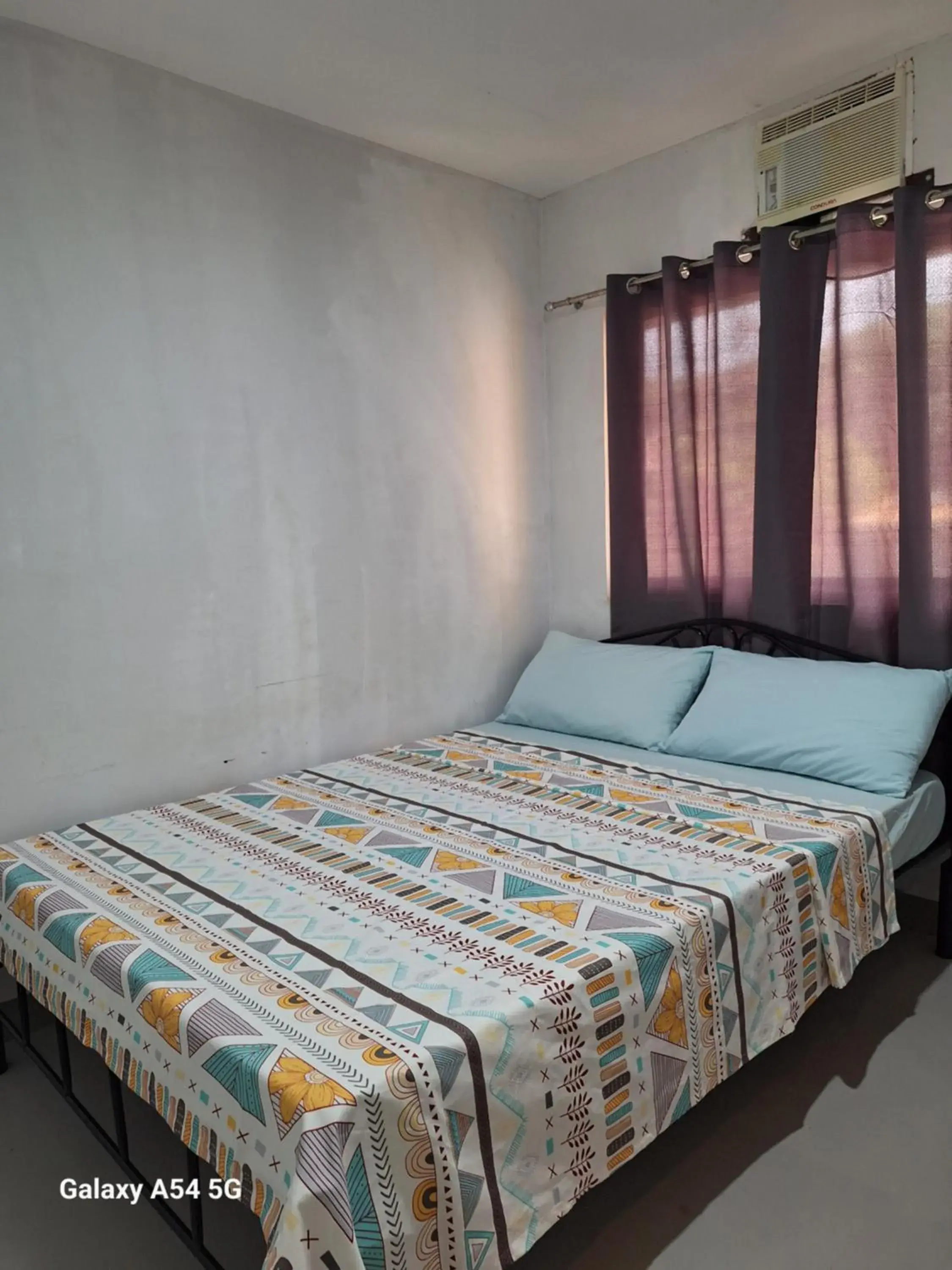 Bed in Rain Haven Lodging House Bed in Rain Haven Lodging House