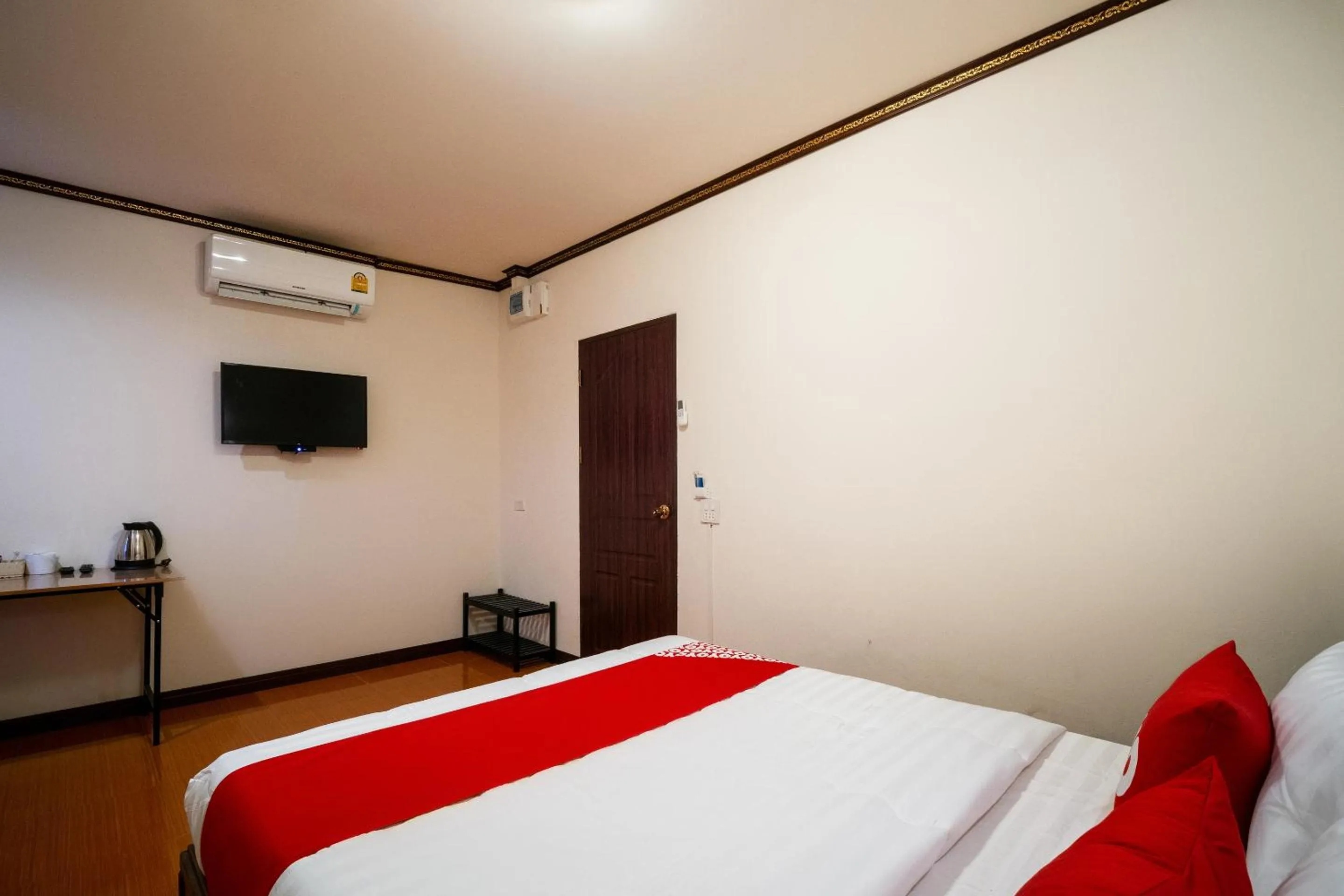 Bedroom, TV/Entertainment Center in OYO 836 PK Residence