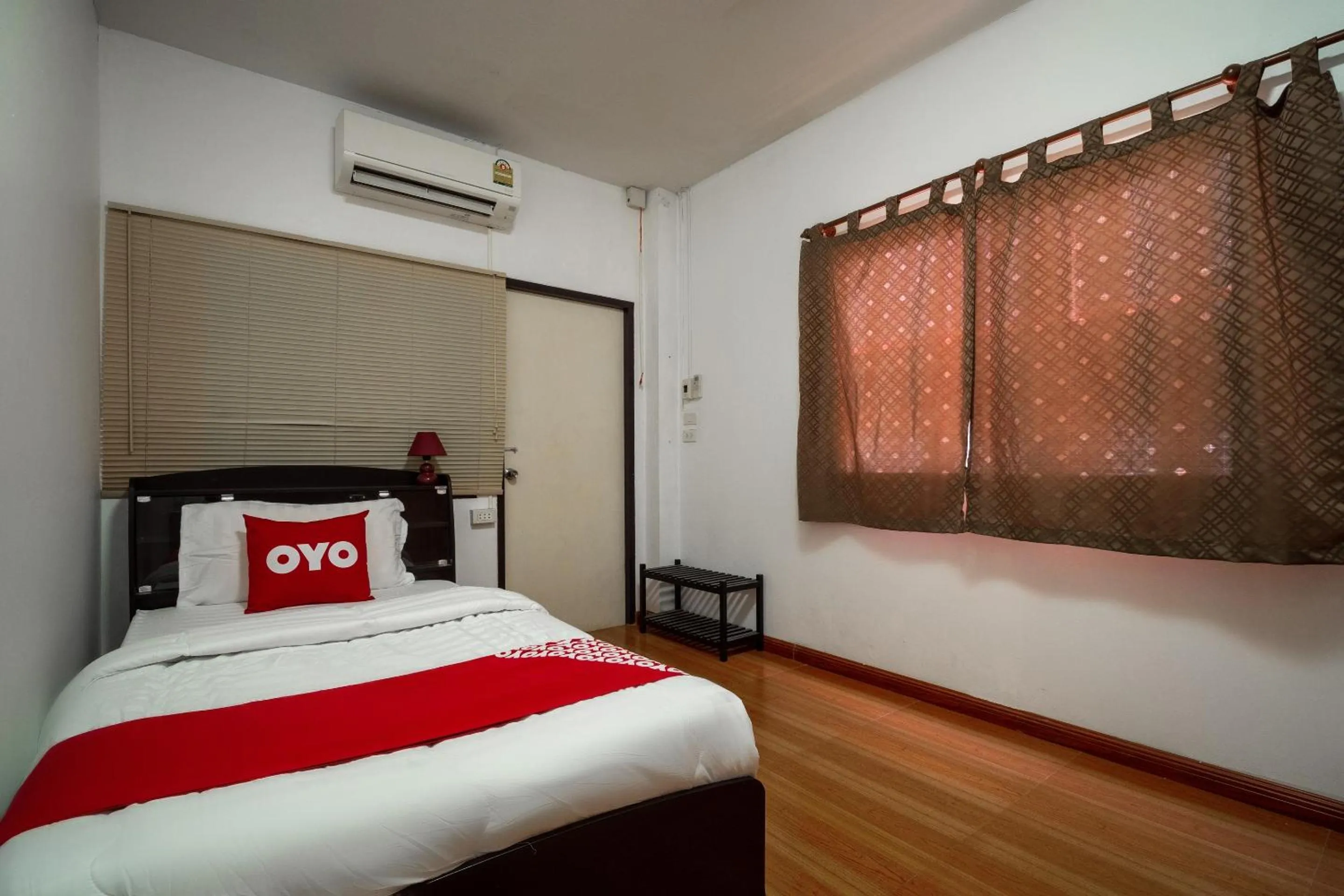 Bedroom in OYO 836 PK Residence