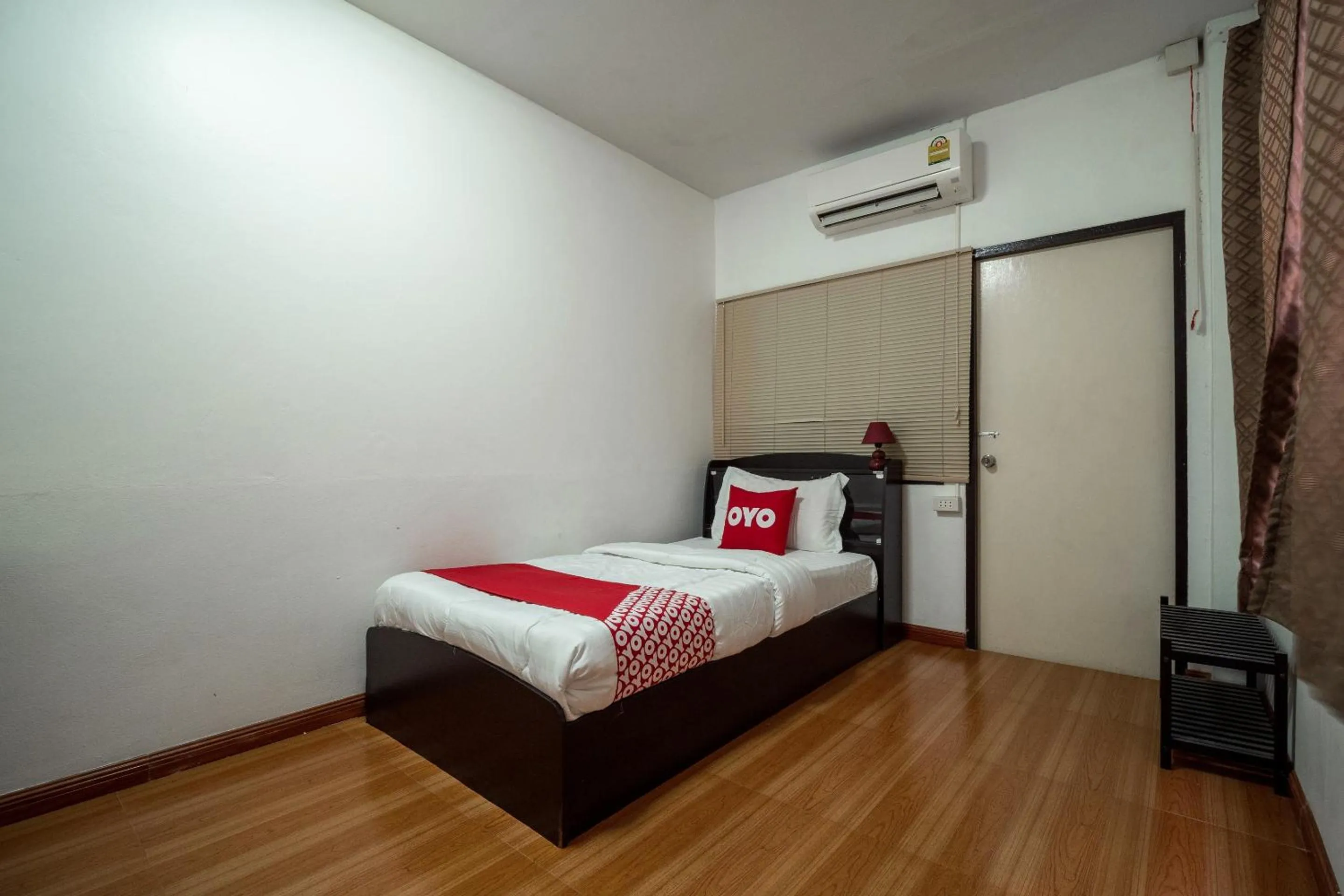 Bedroom in OYO 836 PK Residence