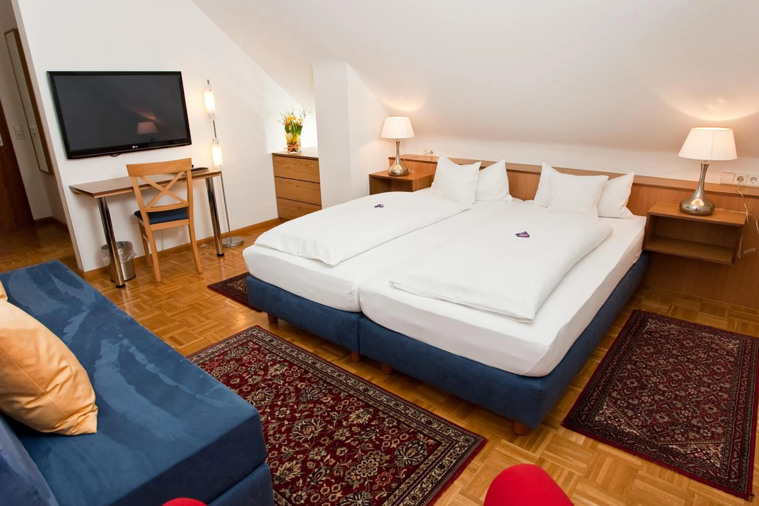 Photo of the whole room, Bed in Hotel garni Schacherer