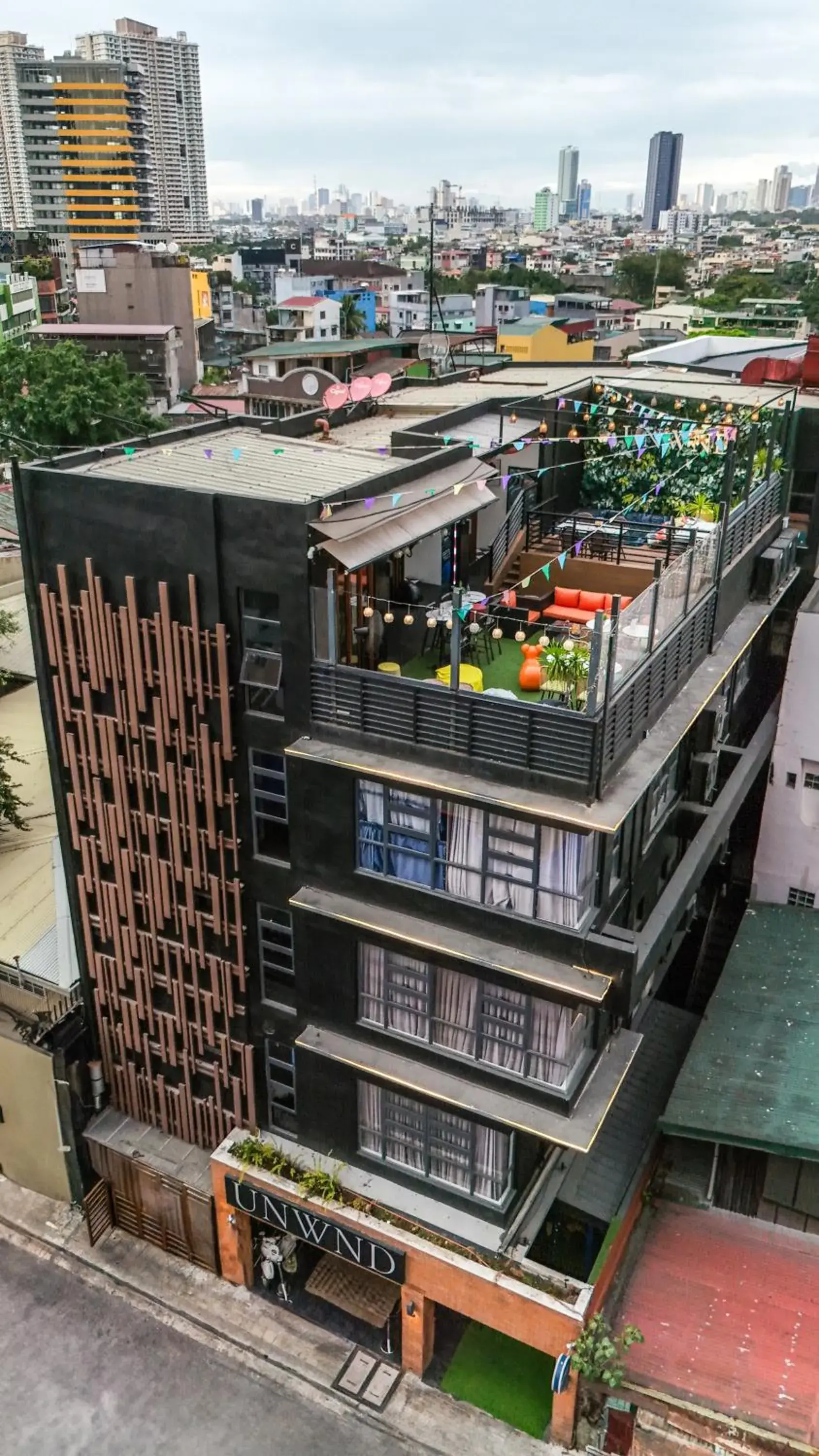 Property building in UNWND Boutique Hotel Makati Property building in UNWND Boutique Hotel Makati