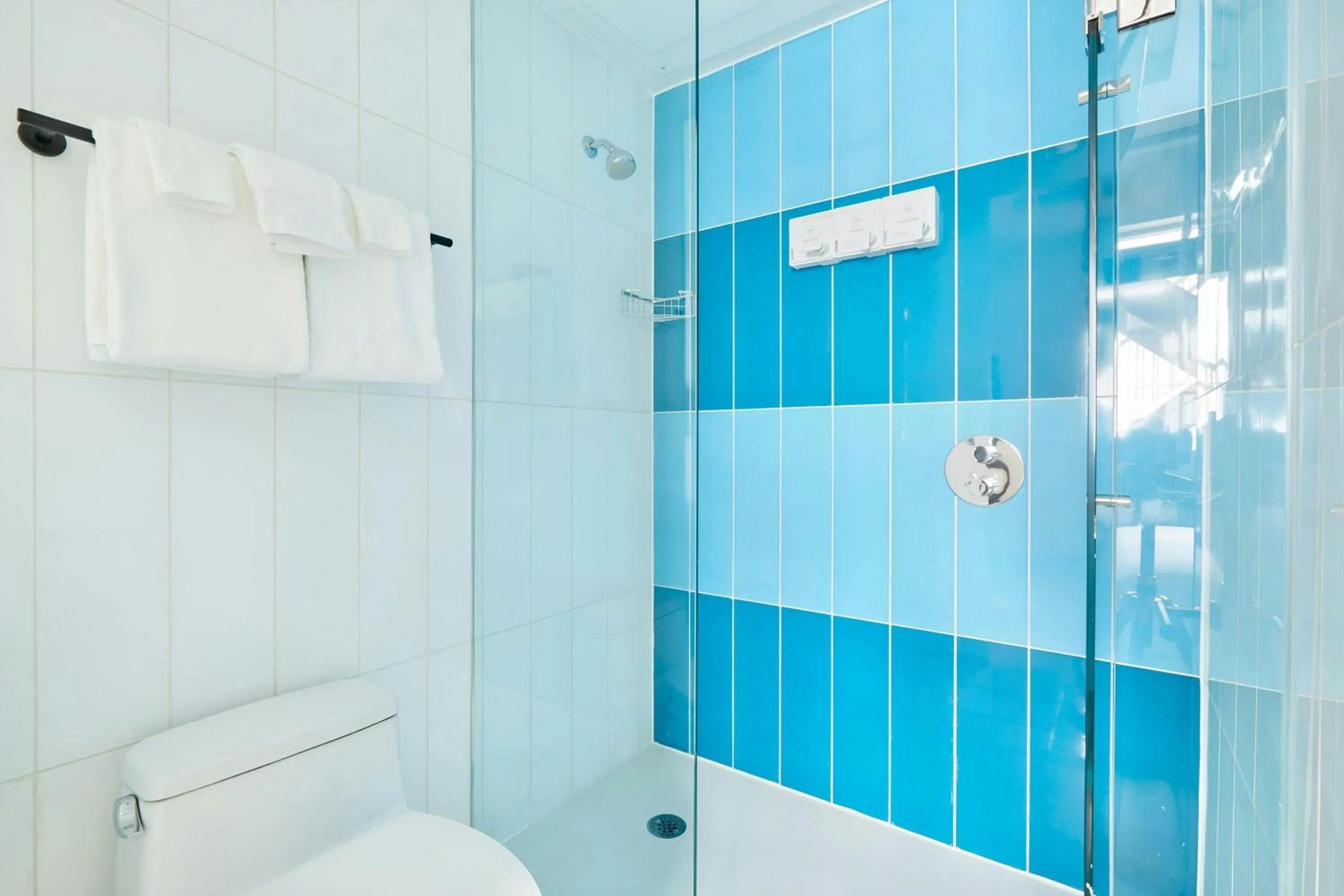 Bathroom in The Beverley Hotel Queen West, Sonder by Marriott Bonvoy