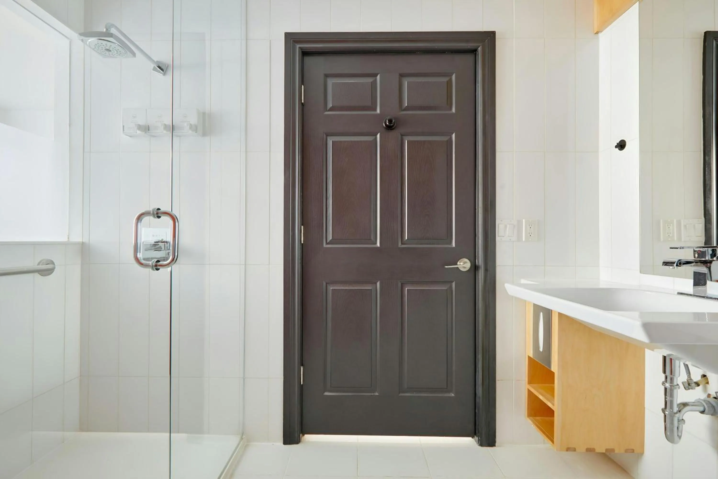 Bathroom in The Beverley Hotel Queen West, Sonder by Marriott Bonvoy