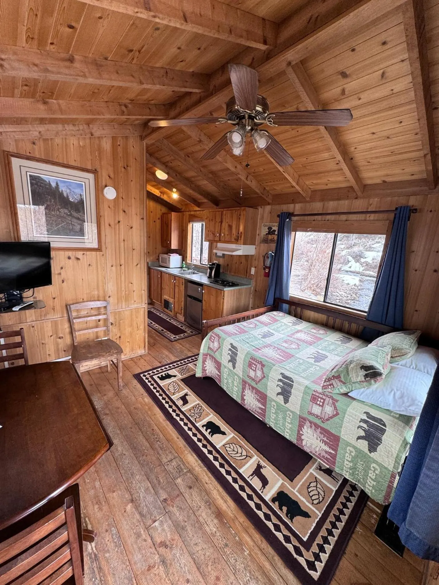 Kitchen or kitchenette, Bed in Virginia Creek Settlement