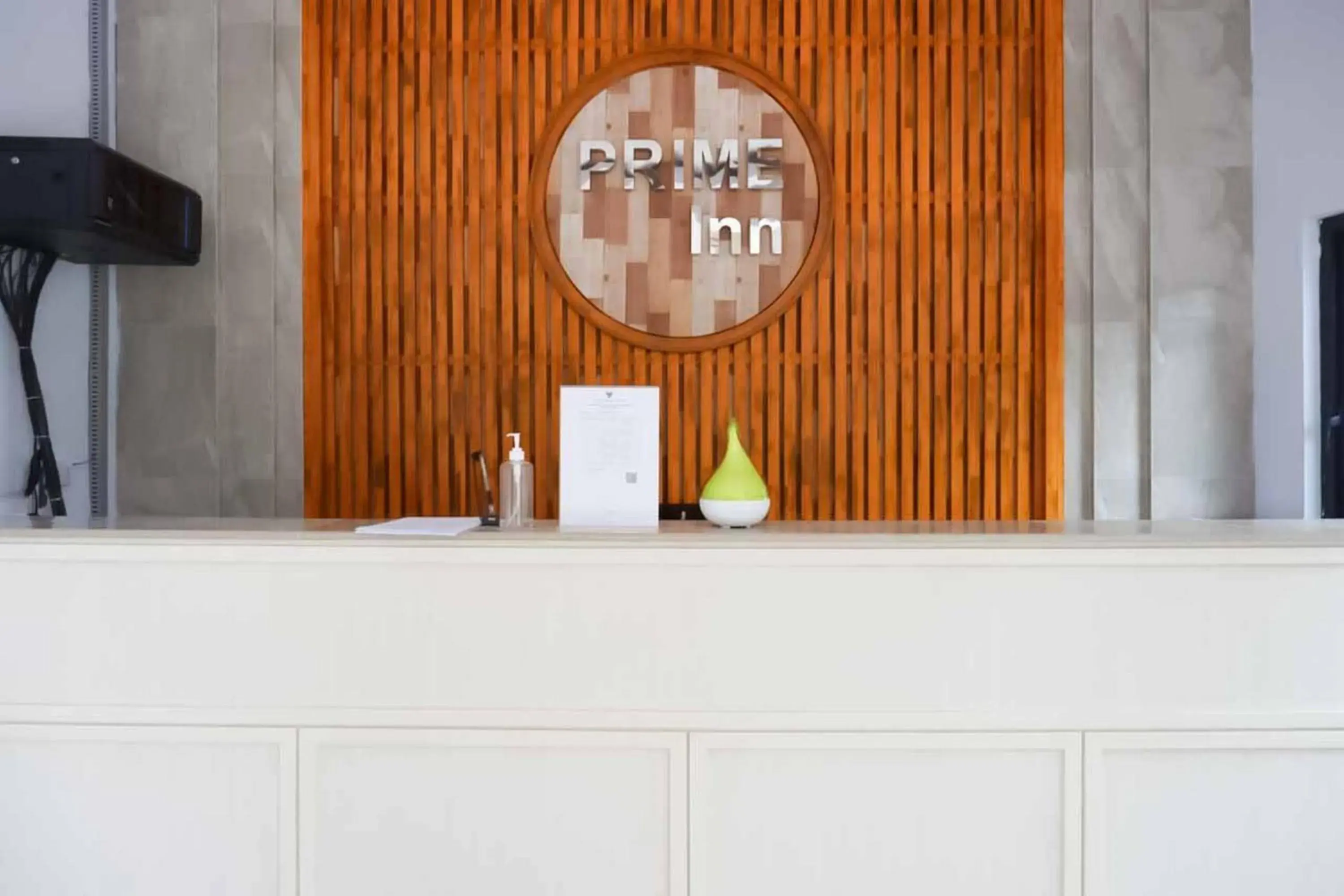 Lobby or reception in Prime Inn near Jalan Sekip Medan RedPartner Lobby or reception in Prime Inn near Jalan Sekip Medan RedPartner