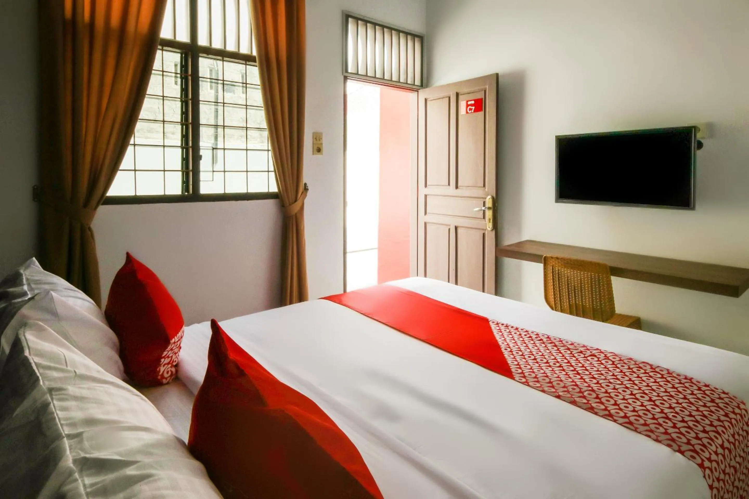 Bedroom, Bed in Hotel O Papakoel Guest House