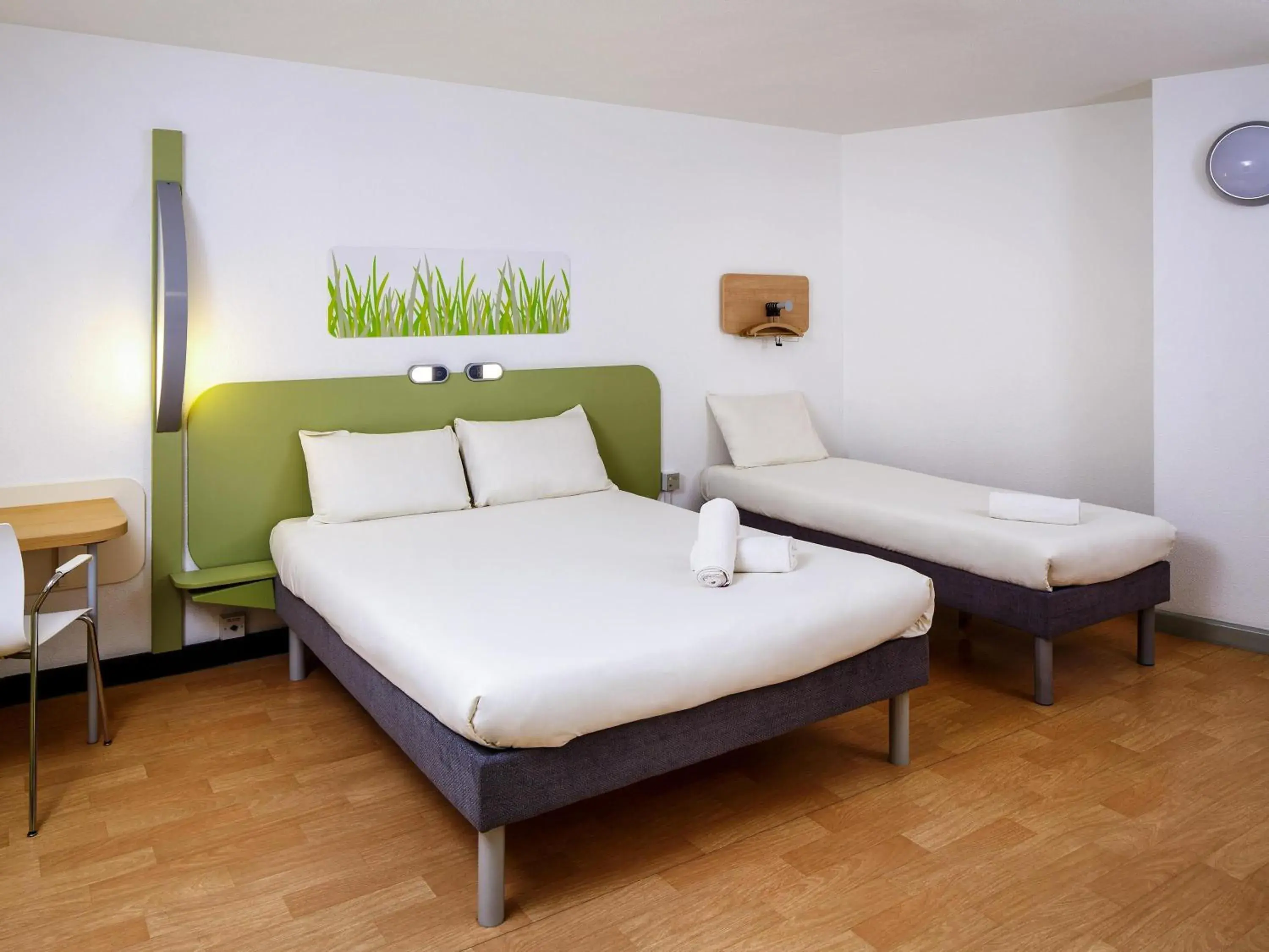 Bedroom, Bed in ibis budget London Hounslow Bedroom, Bed in ibis budget London Hounslow