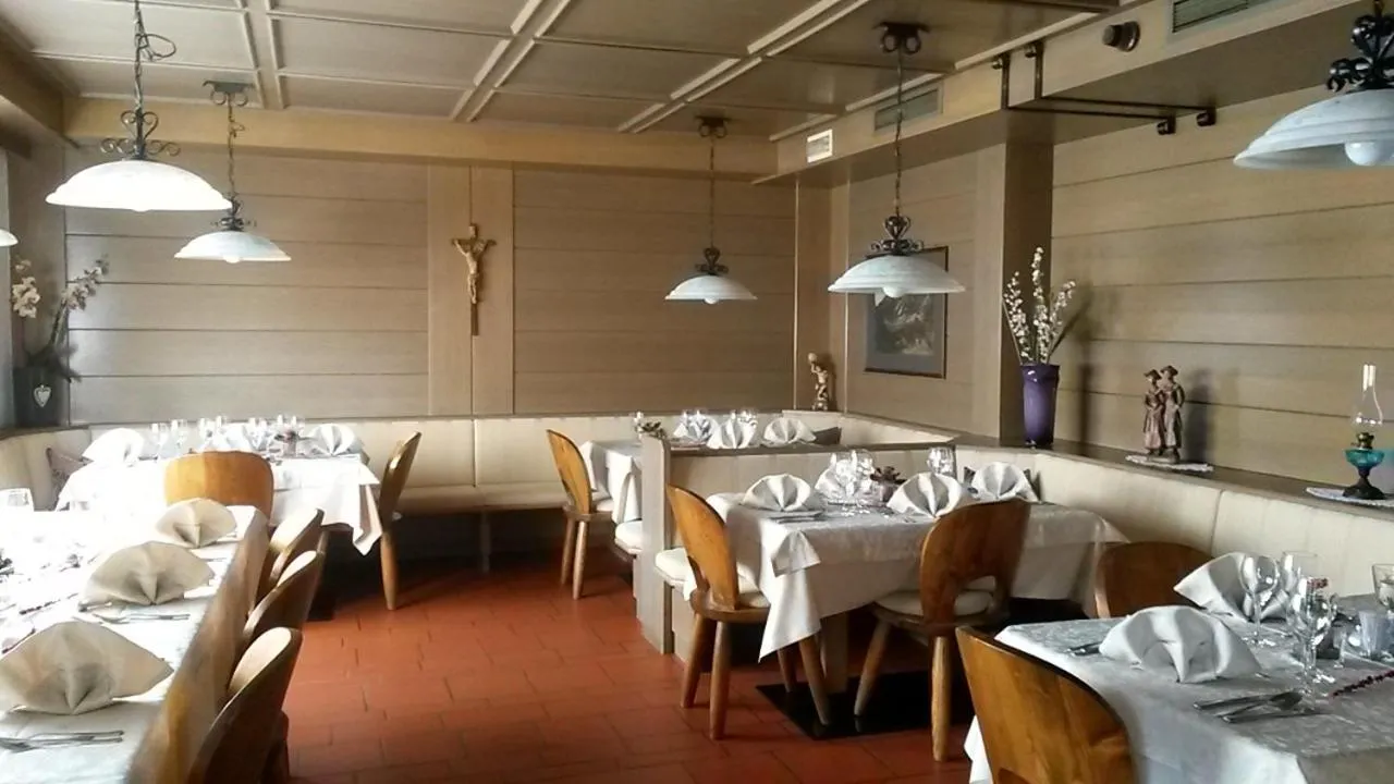 Restaurant/places to eat in Villa Luise
