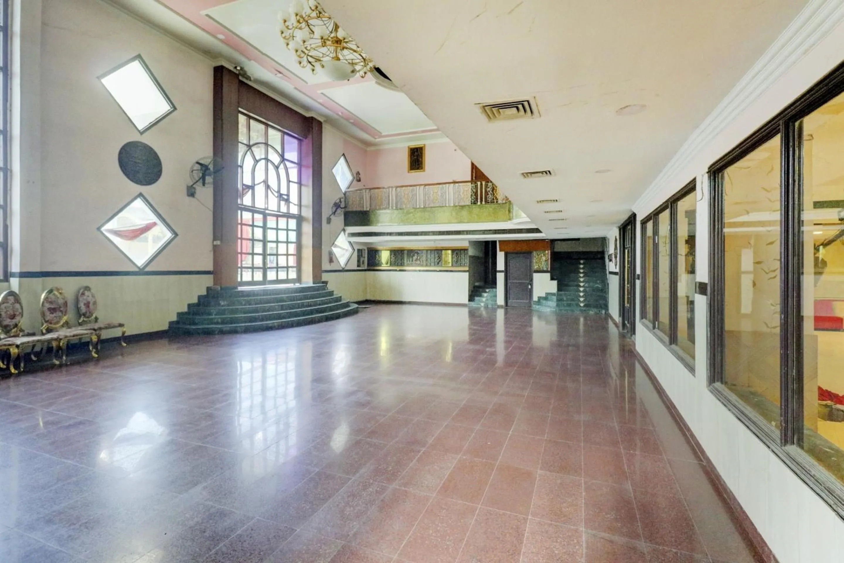Facade/entrance in Hotel O Mukut Mahal