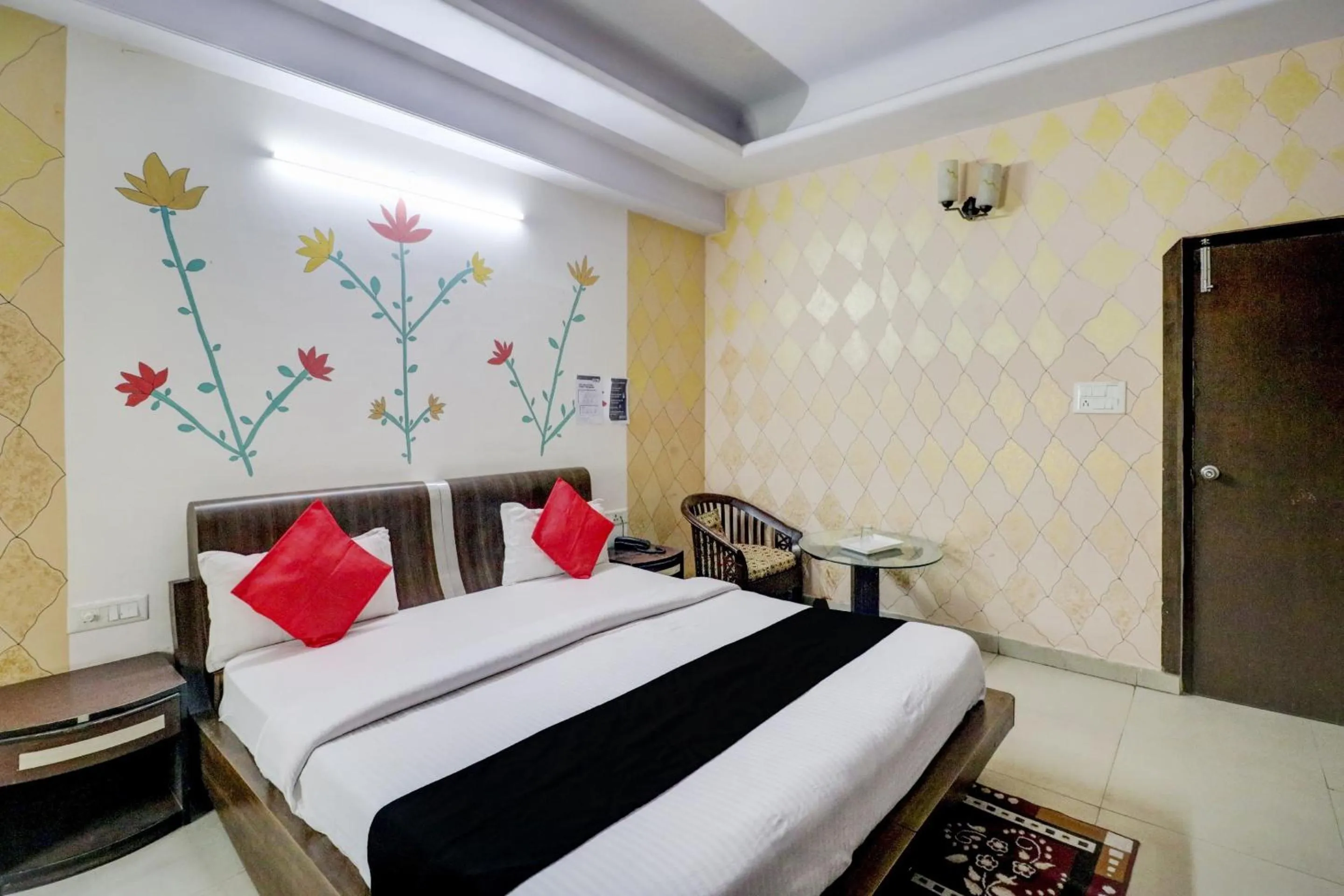 Bedroom, Bed in Hotel O Mukut Mahal