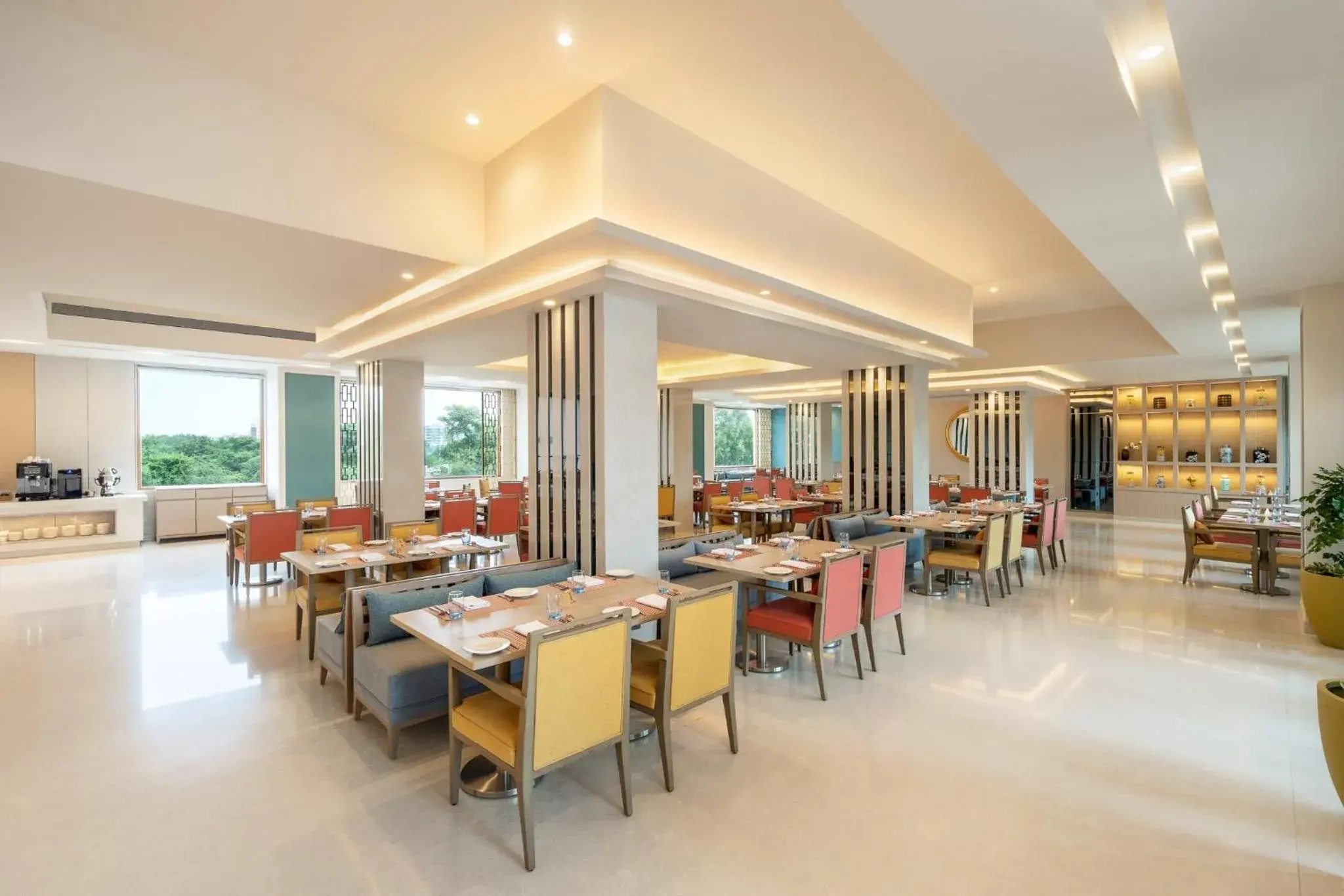 Restaurant/places to eat in Vivanta Ahmedabad SG Highway Restaurant/places to eat in Vivanta Ahmedabad SG Highway