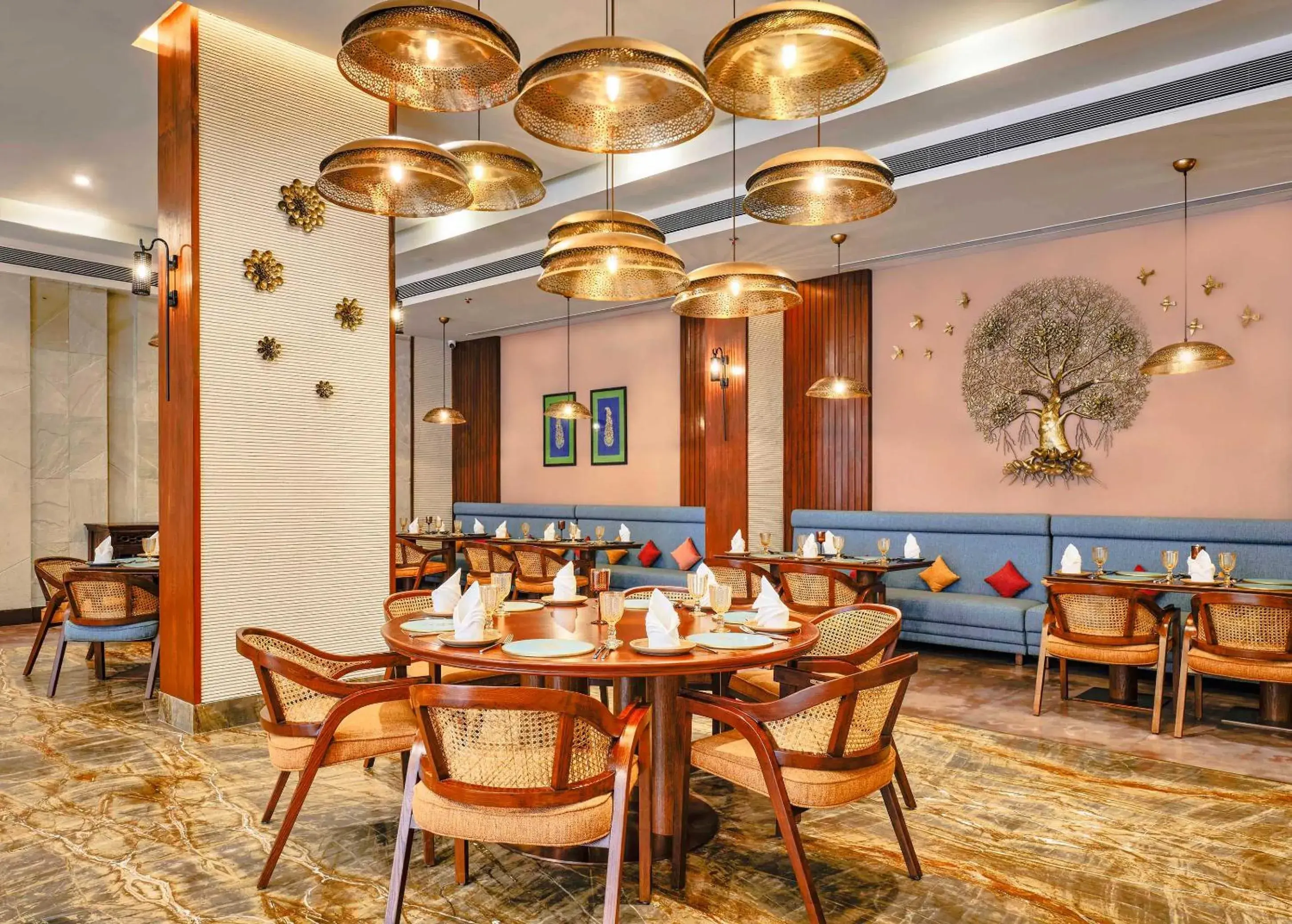 Restaurant/places to eat in Vivanta Ahmedabad SG Highway Restaurant/places to eat in Vivanta Ahmedabad SG Highway