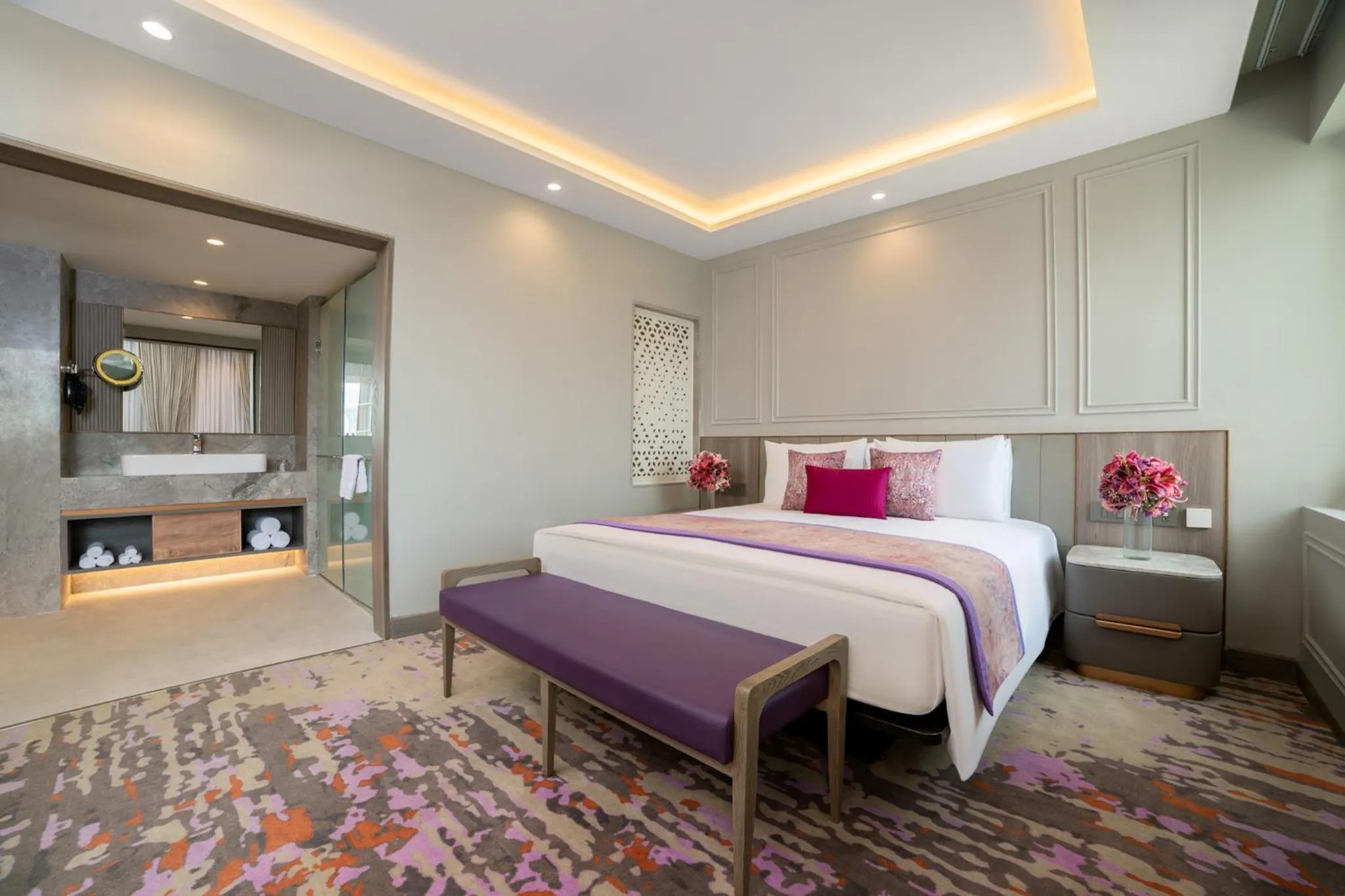 Photo of the whole room, Bed in Vivanta Ahmedabad SG Highway