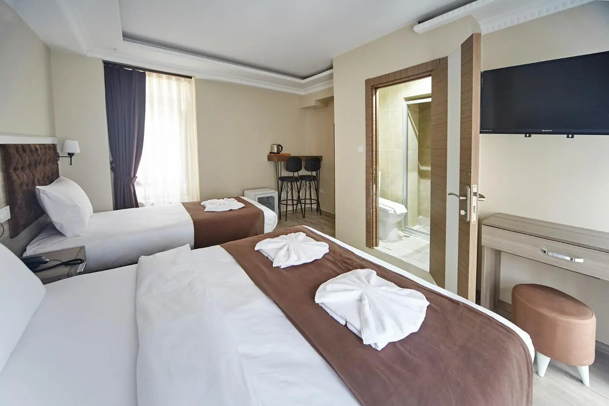 Standard Triple Room in Luna Suites Taksim Standard Triple Room in Luna Suites Taksim