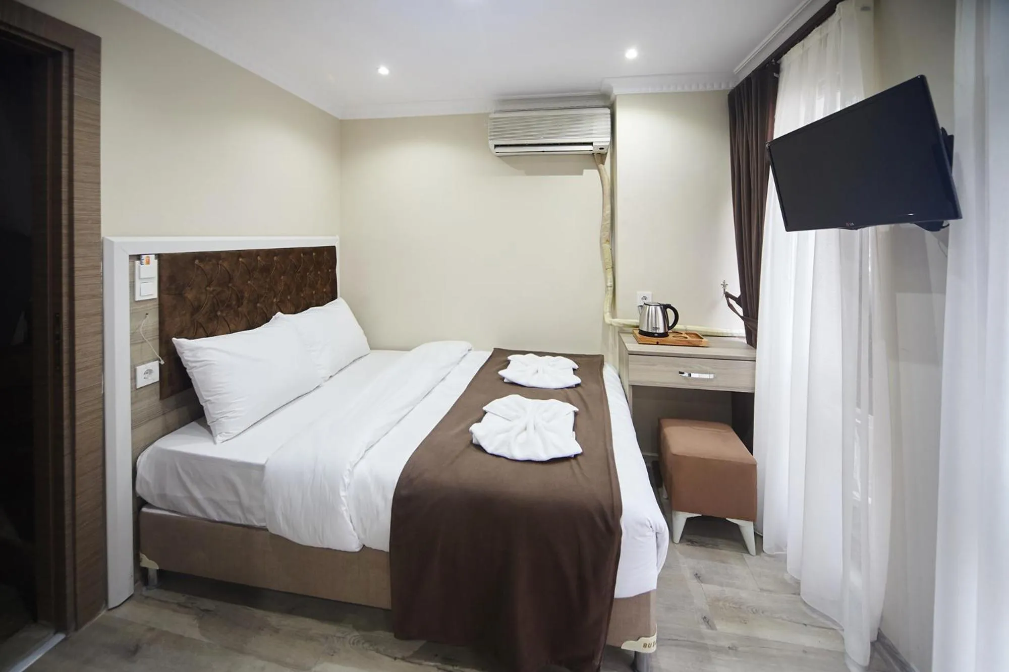 Bed in Luna Suites Taksim