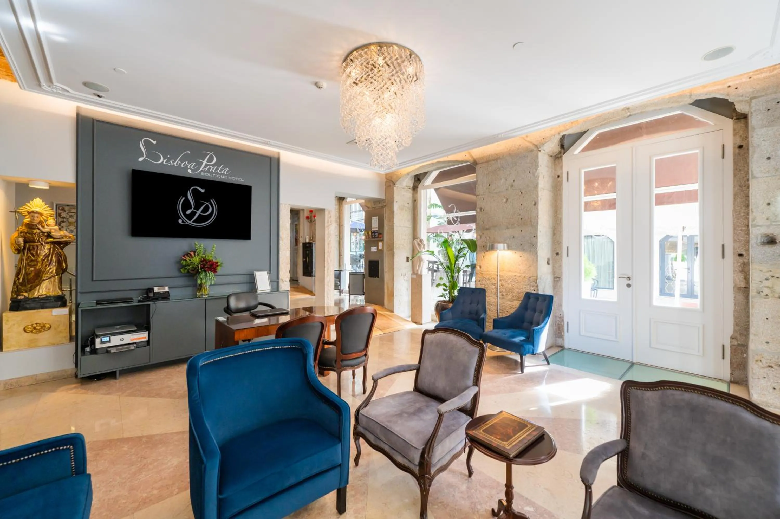 Lobby or reception in Lisboa Prata Boutique Hotel