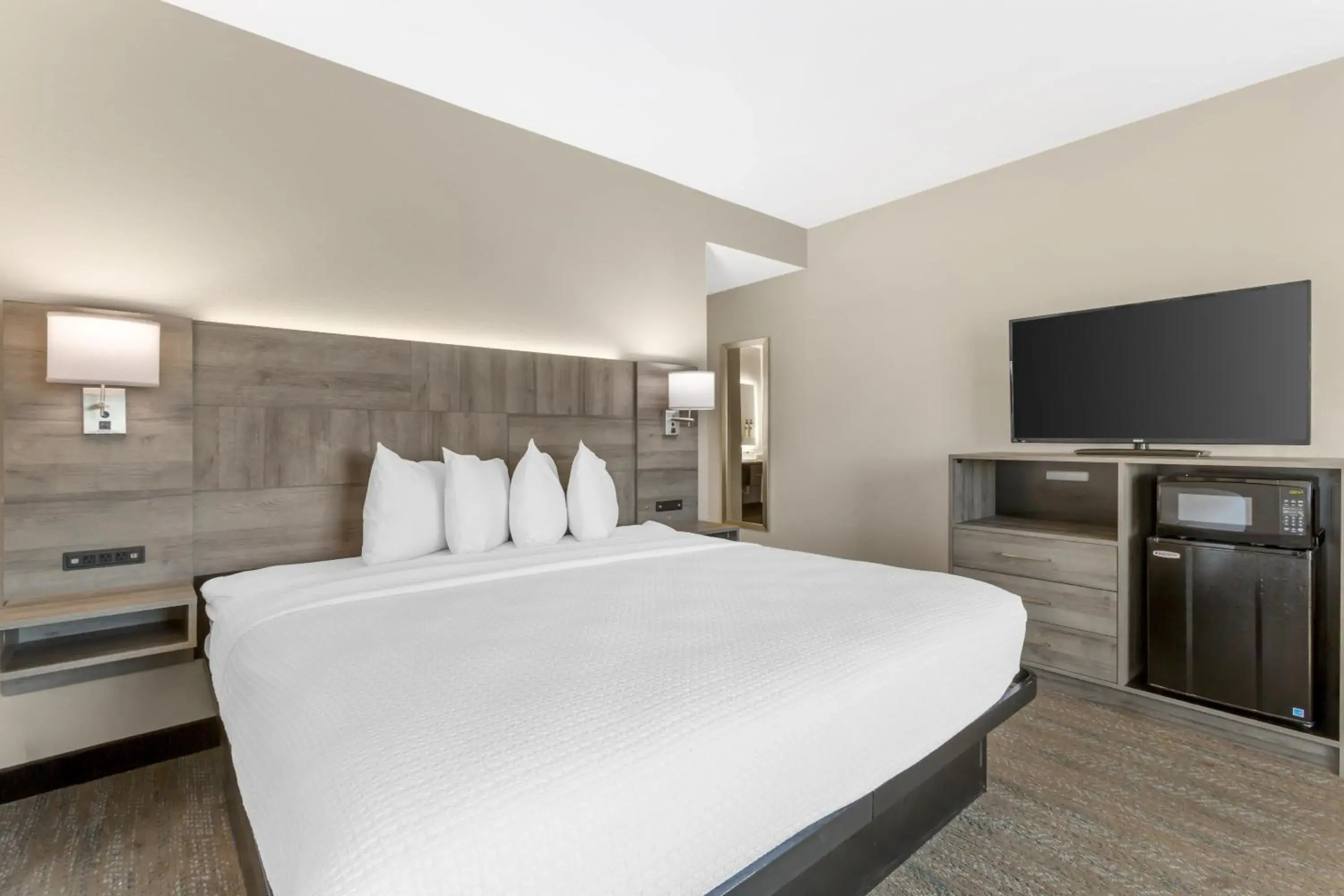 Bedroom, Bed in Best Western Plus Executive Residency Phoenix North Happy Valley Bedroom, Bed in Best Western Plus Executive Residency Phoenix North Happy Valley