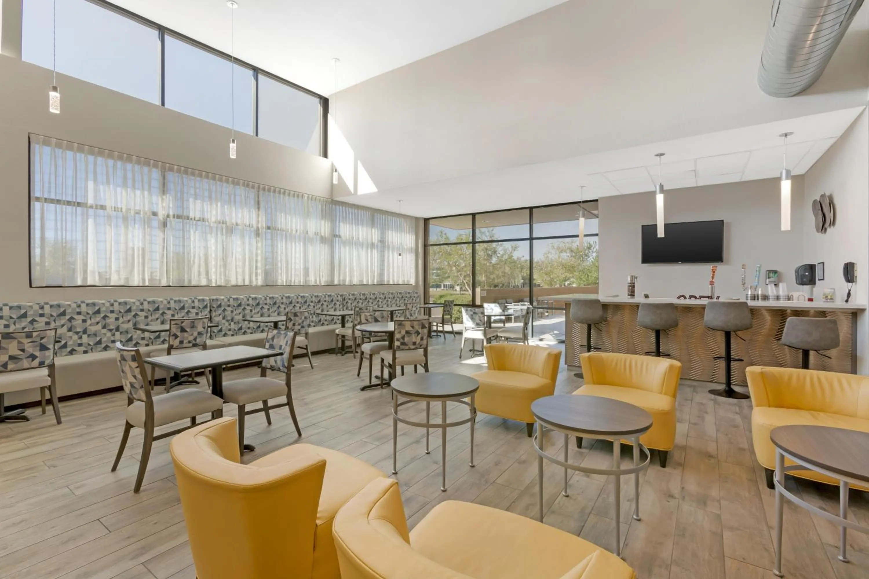 Breakfast in Best Western Plus Executive Residency Phoenix North Happy Valley