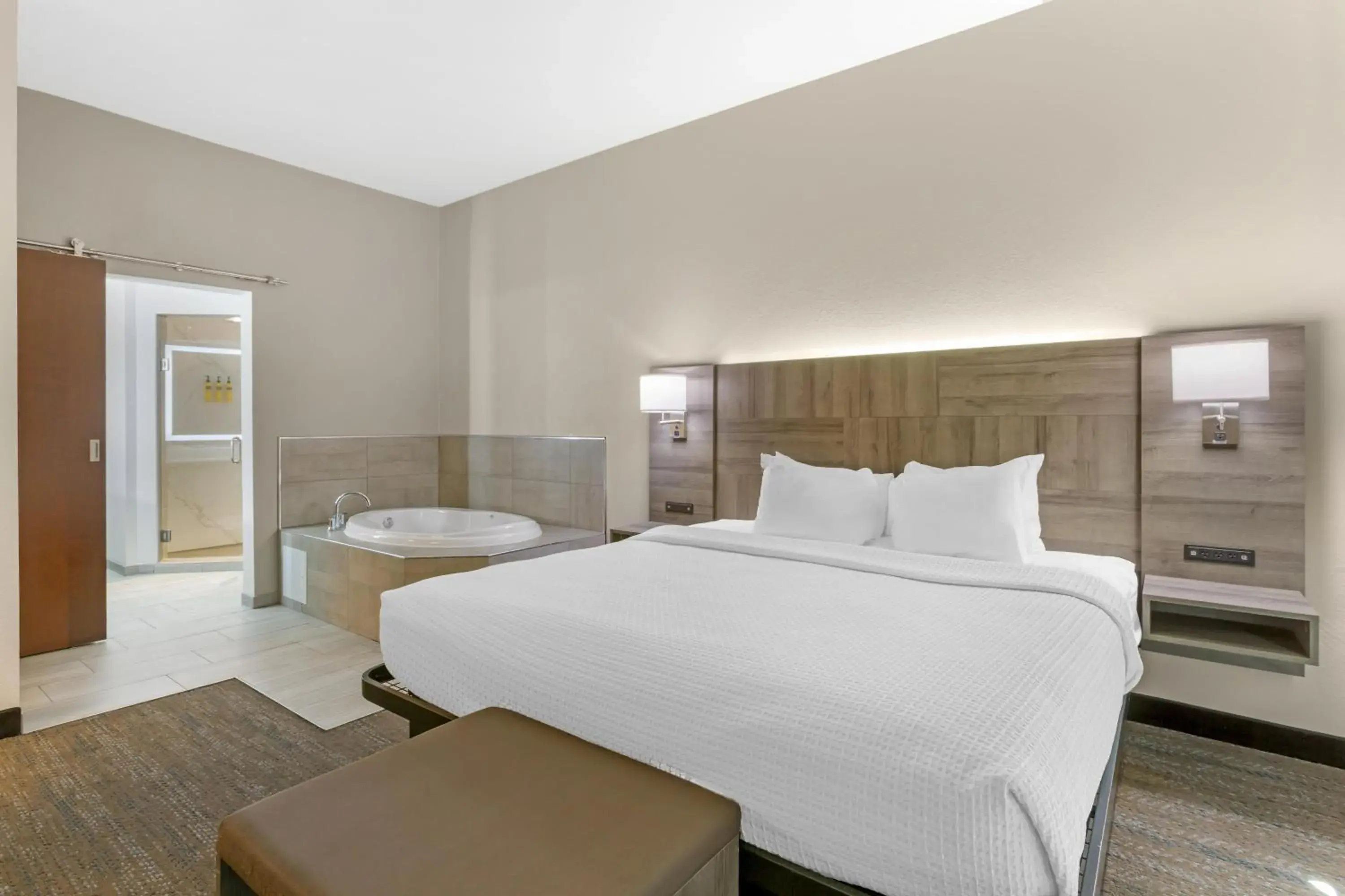 Bedroom, Bed in Best Western Plus Executive Residency Phoenix North Happy Valley Bedroom, Bed in Best Western Plus Executive Residency Phoenix North Happy Valley