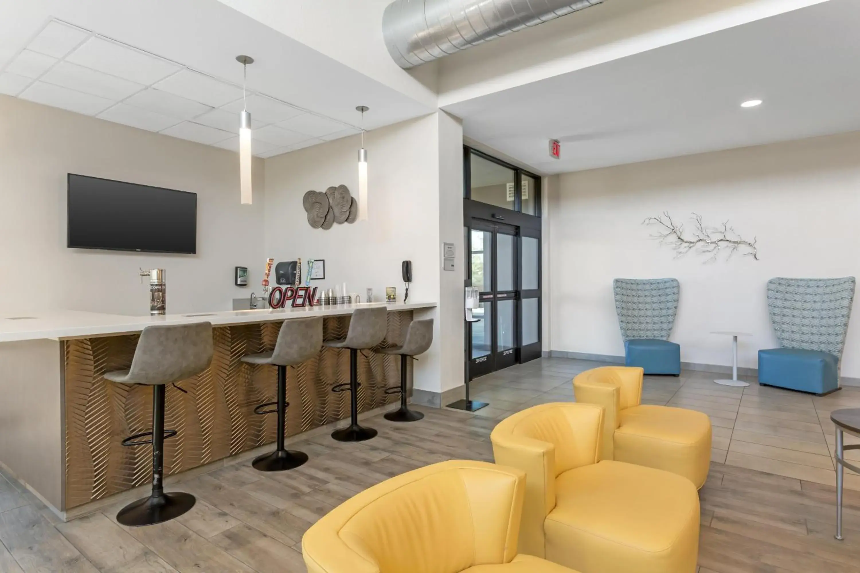 Lobby or reception in Best Western Plus Executive Residency Phoenix North Happy Valley Lobby or reception in Best Western Plus Executive Residency Phoenix North Happy Valley