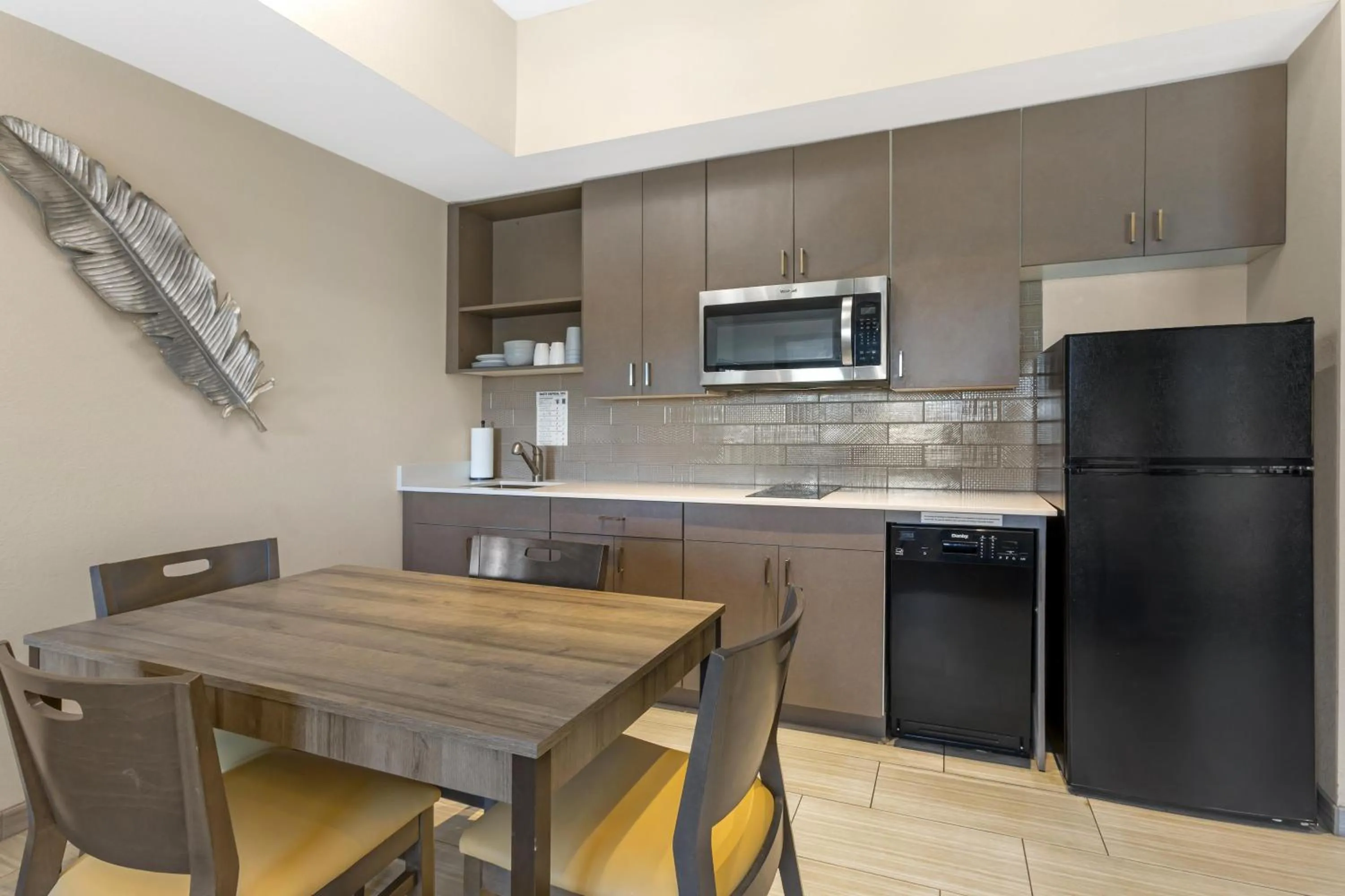 Photo of the whole room in Best Western Plus Executive Residency Phoenix North Happy Valley