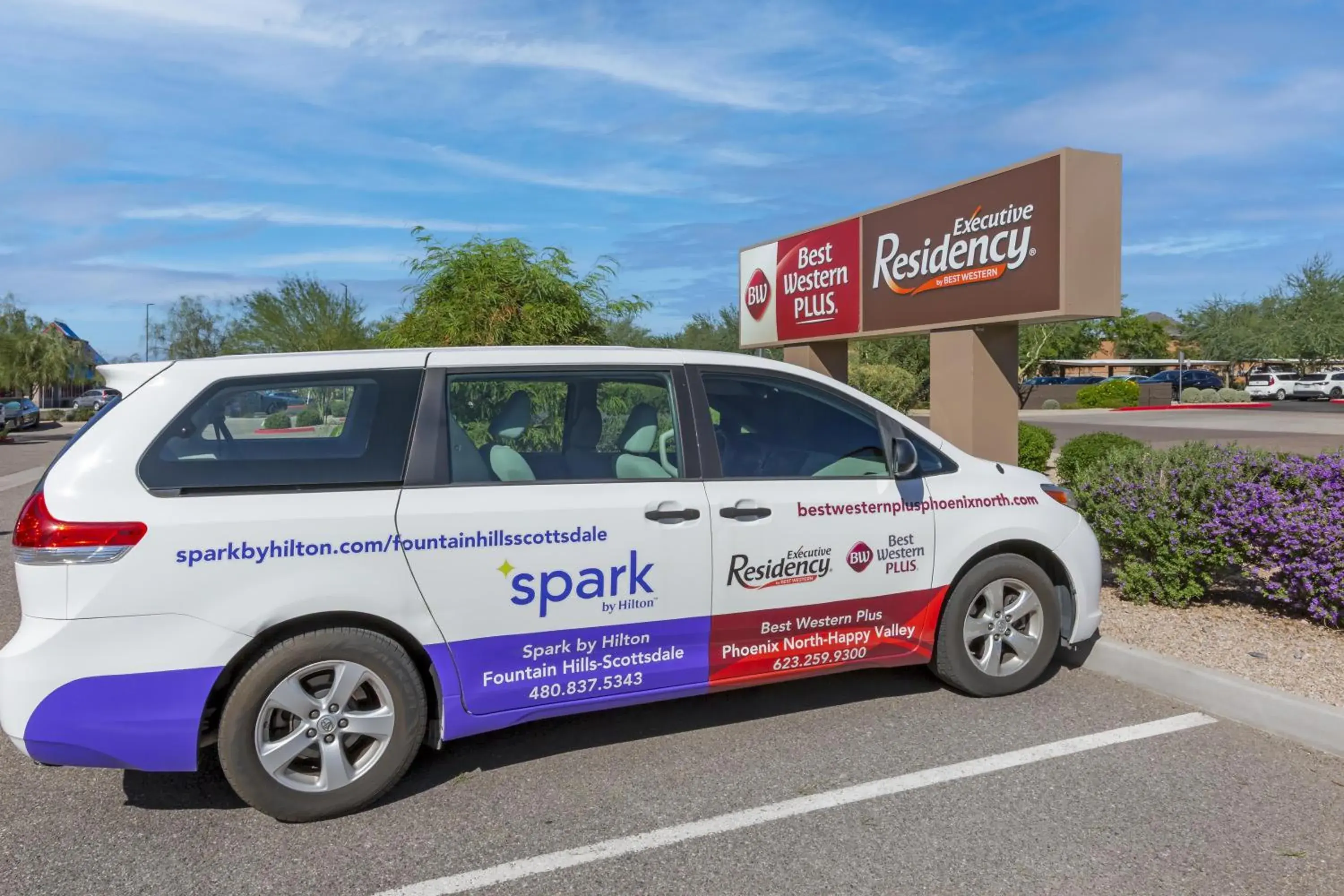 Property building in Best Western Plus Executive Residency Phoenix North Happy Valley Property building in Best Western Plus Executive Residency Phoenix North Happy Valley