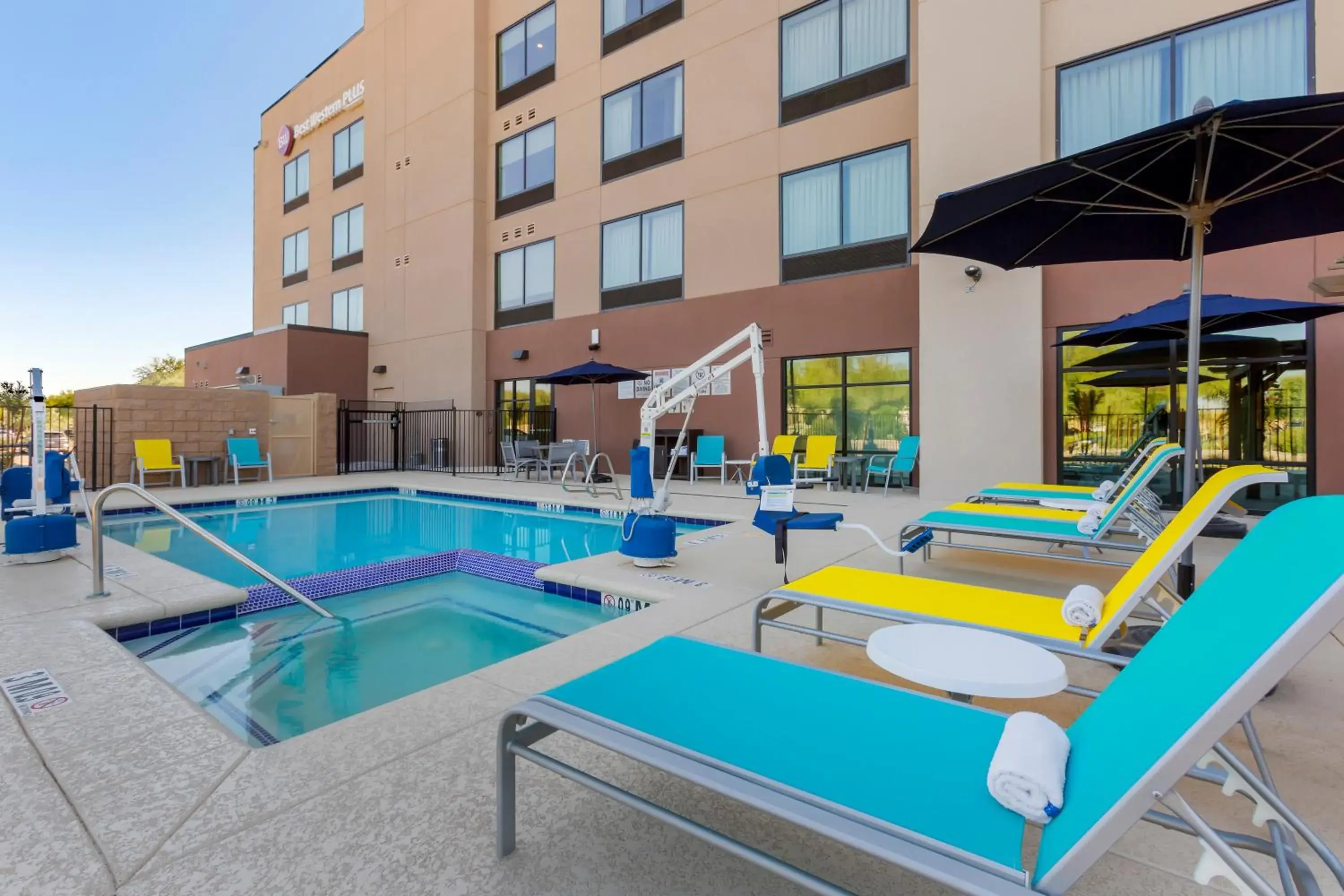 Swimming pool in Best Western Plus Executive Residency Phoenix North Happy Valley Swimming pool in Best Western Plus Executive Residency Phoenix North Happy Valley
