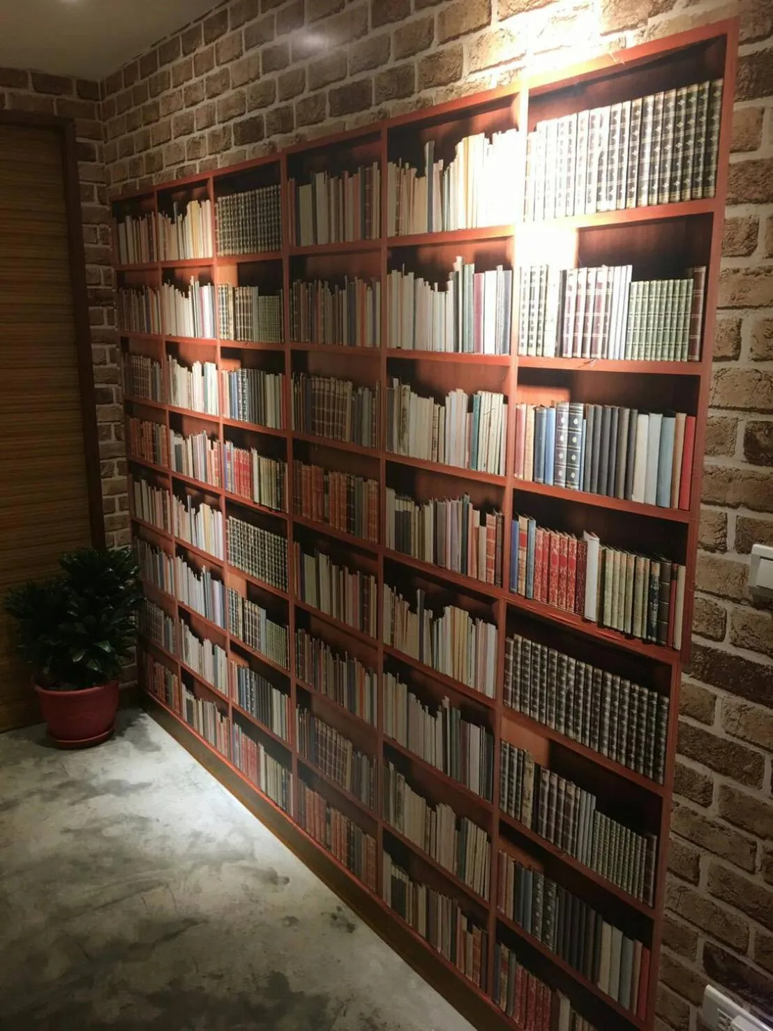 Restaurant/places to eat in Golden Hotel