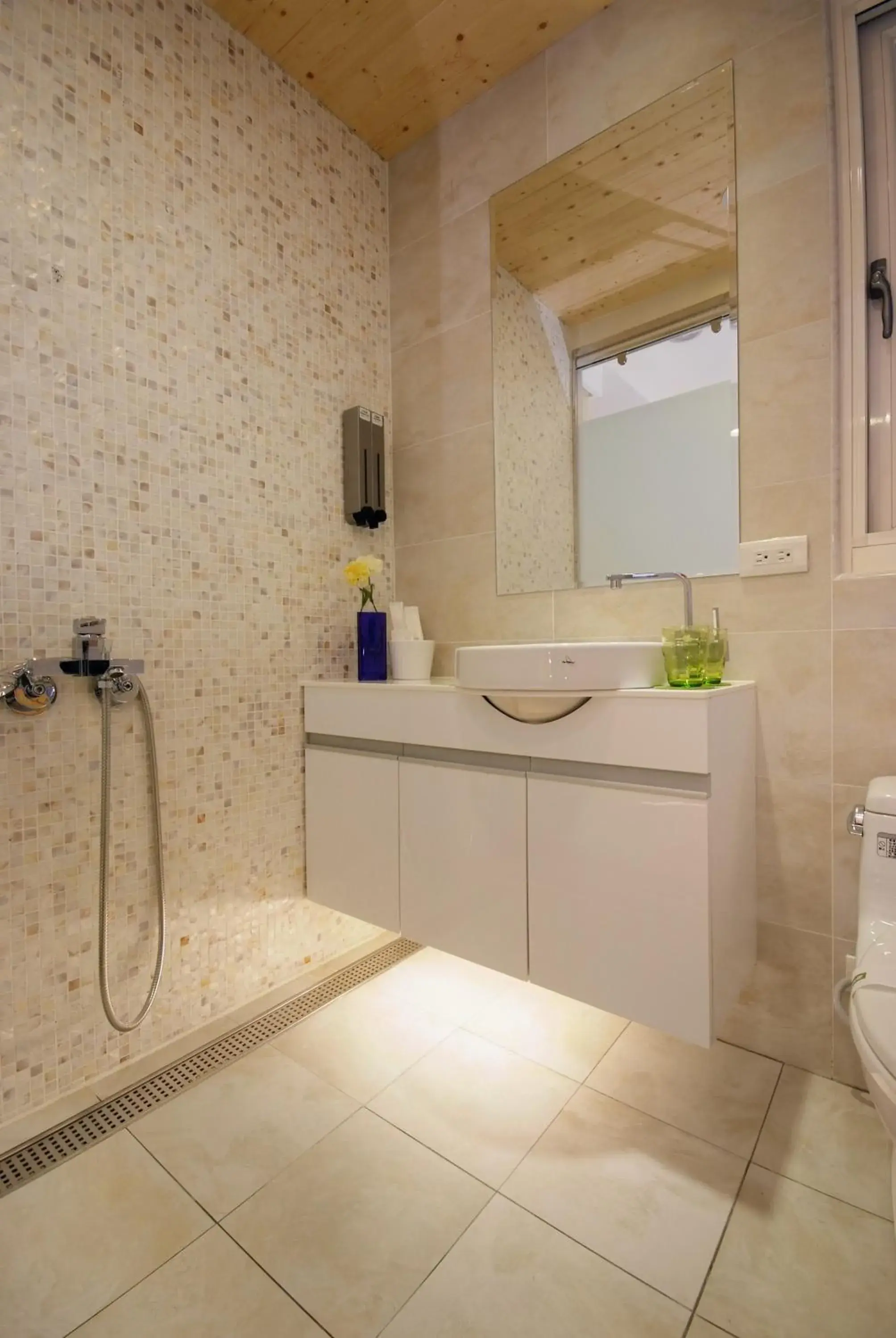 Bathroom in Golden Hotel Bathroom in Golden Hotel