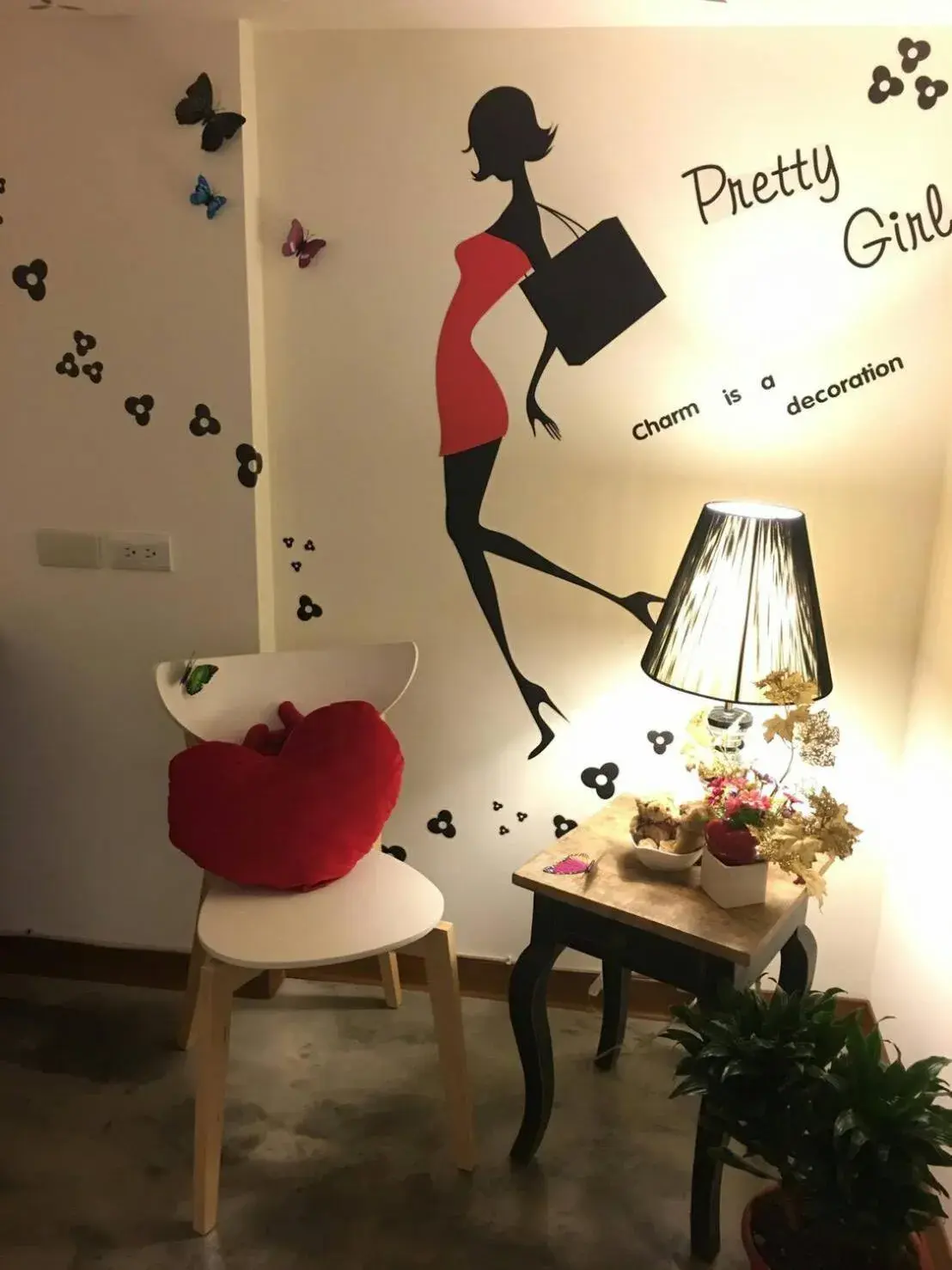 Communal lounge/ TV room in Golden Hotel Communal lounge/ TV room in Golden Hotel