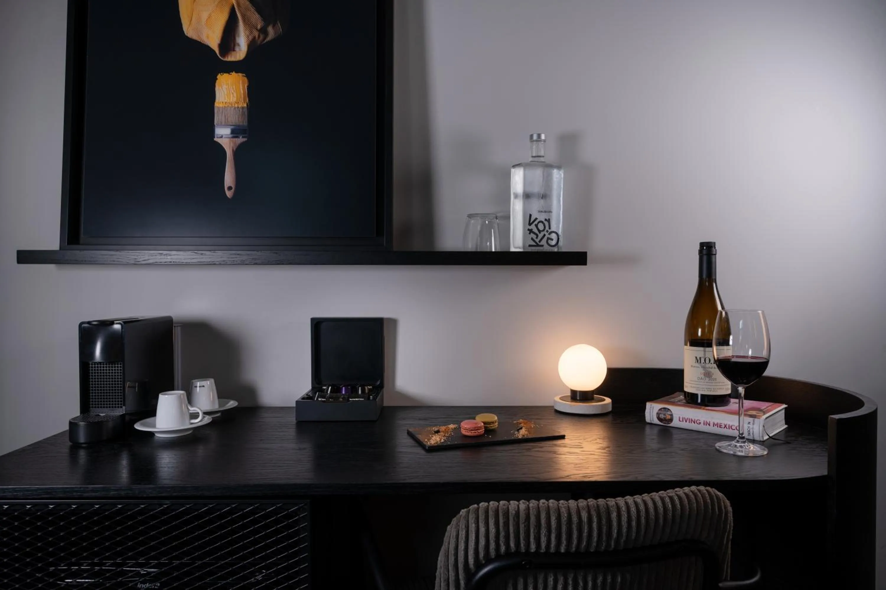 Decorative detail in chic&basic Gravity