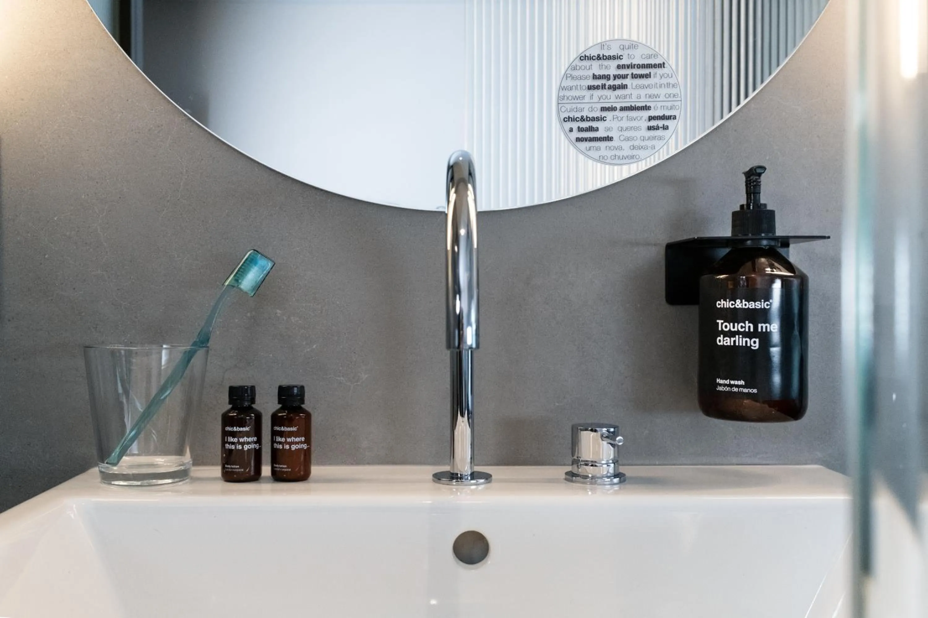 Bathroom in chic&basic Gravity