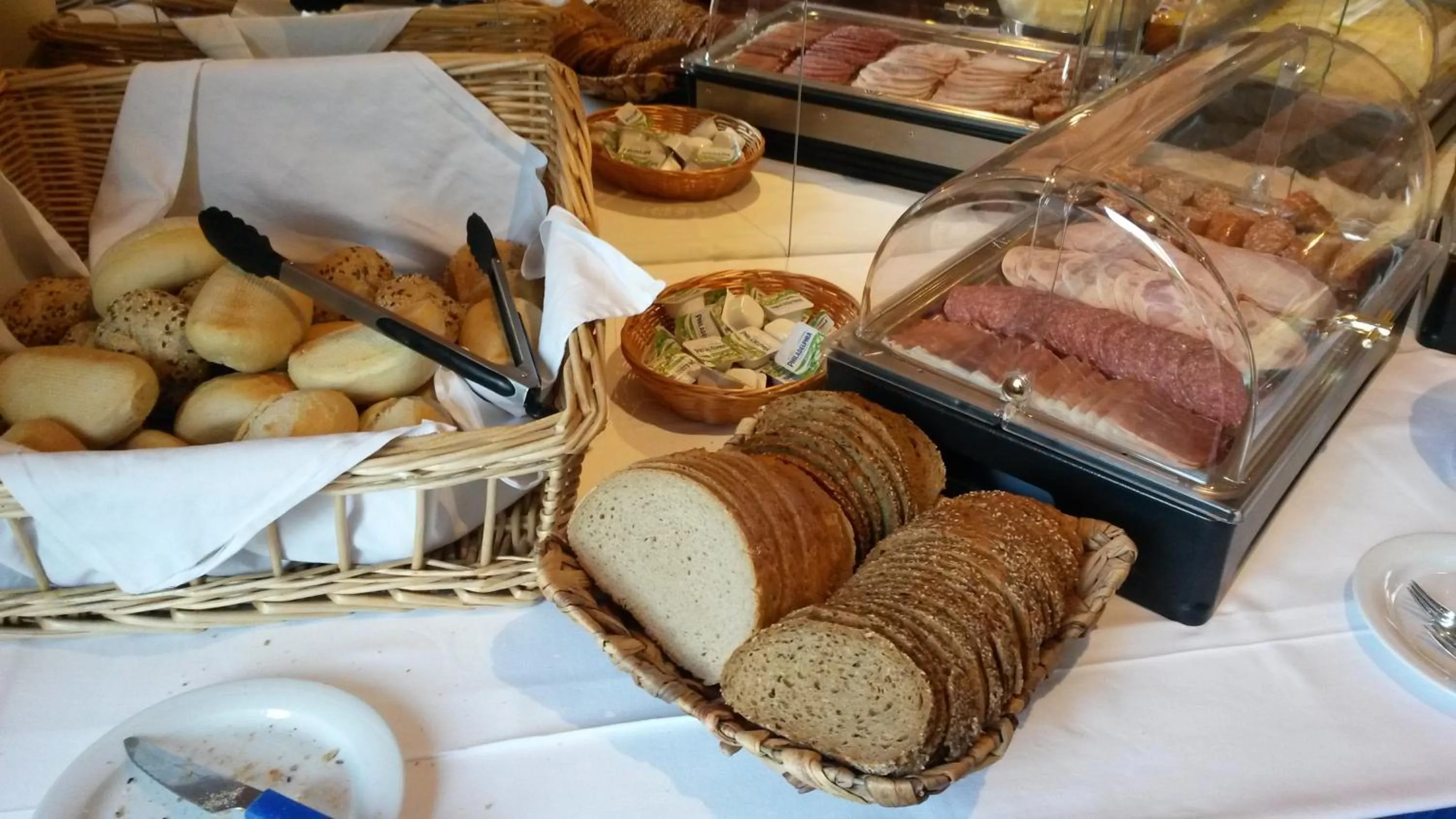 Restaurant/places to eat in Hotel Ambiente