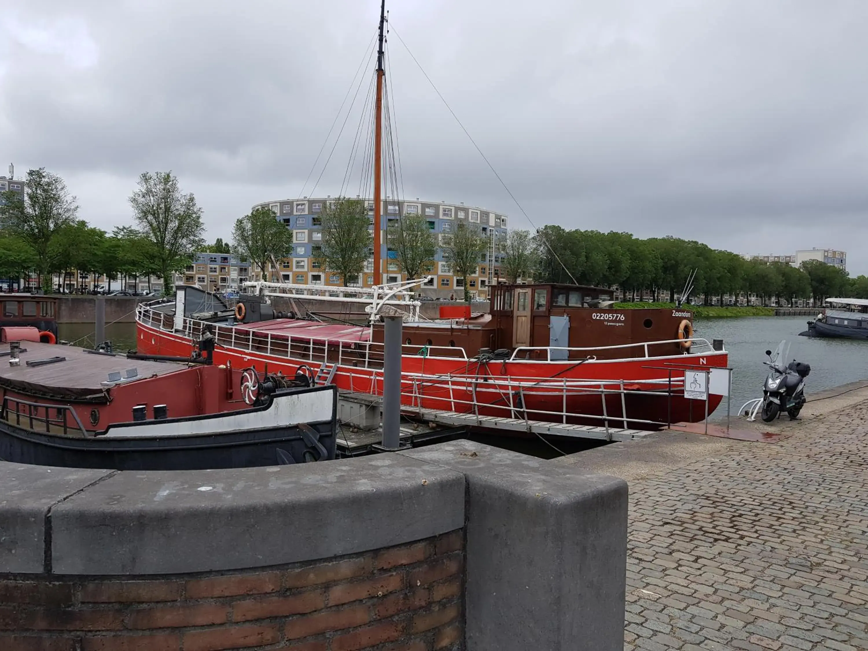 Deluxe Apartment in Boat Hotel SIX Rotterdam Deluxe Apartment in Boat Hotel SIX Rotterdam