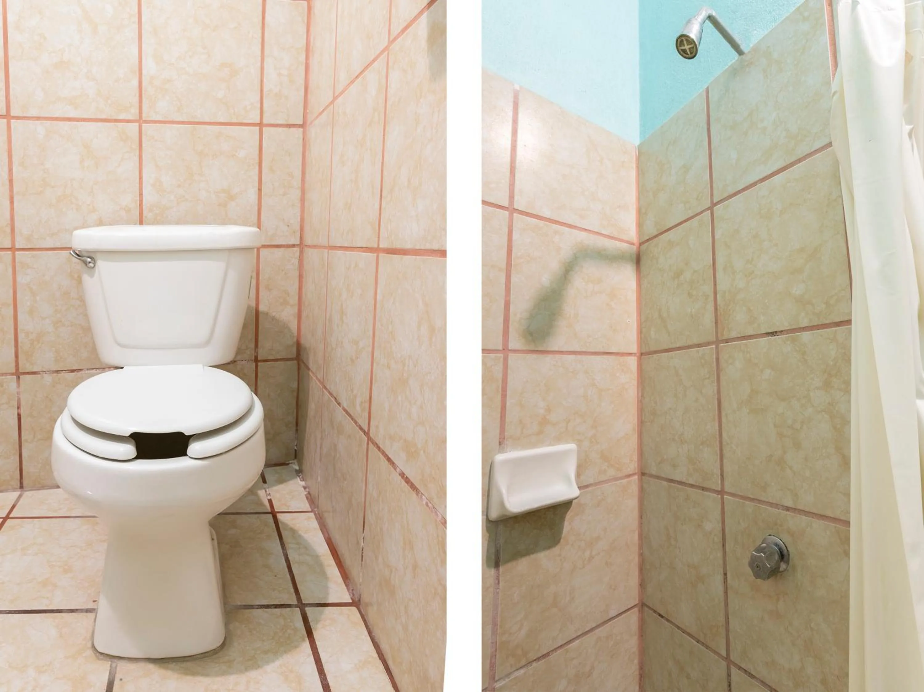 Toilet in Hotel Posada Agua Escondida