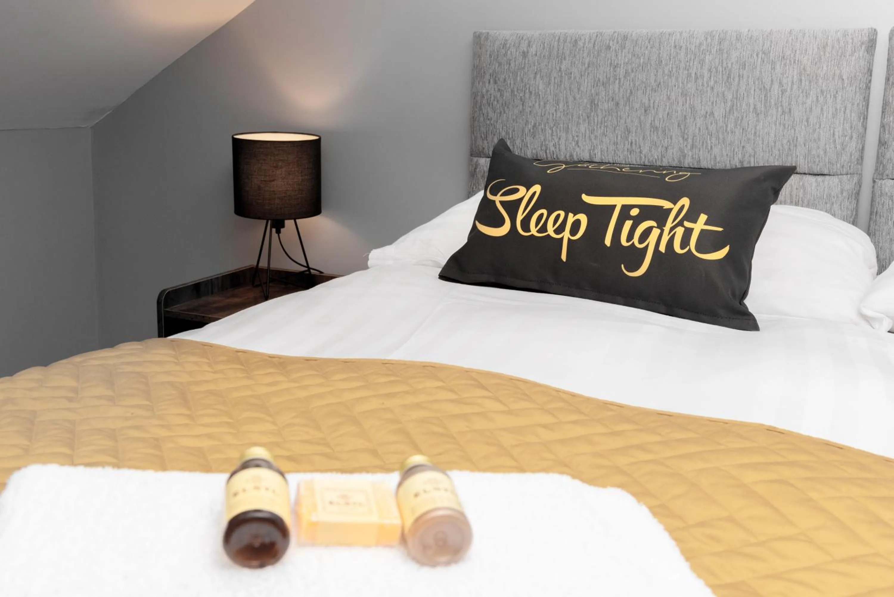 Bedroom, Bed in The Penthouse Gathering - Town Centre - Sleeps Up To 16