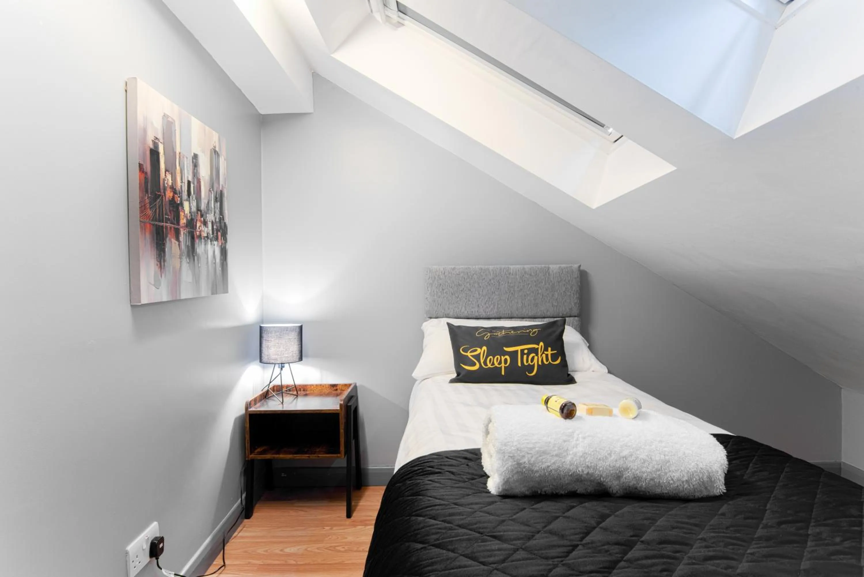 Bedroom, Bed in The Penthouse Gathering - Town Centre - Sleeps Up To 16