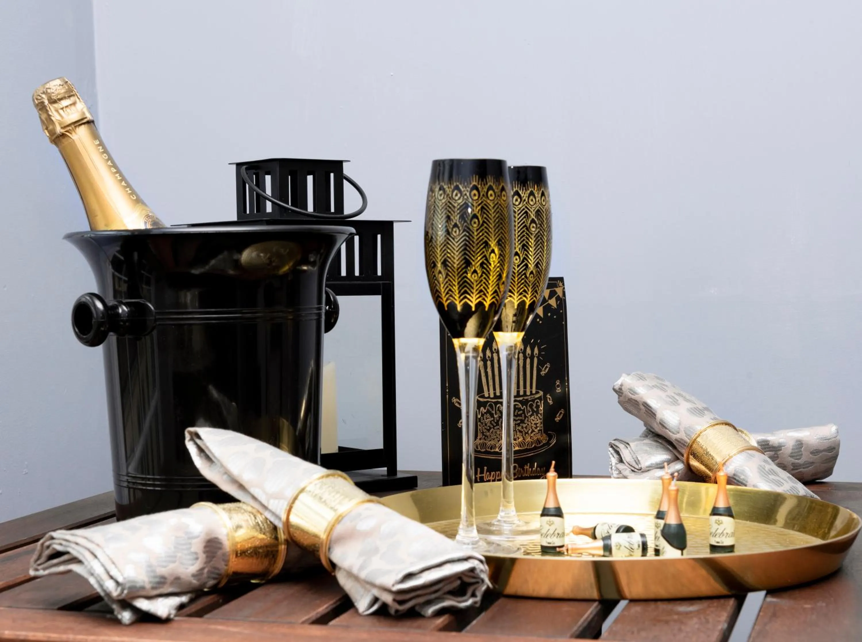 Food and drinks in The Penthouse Gathering - Town Centre - Sleeps Up To 16