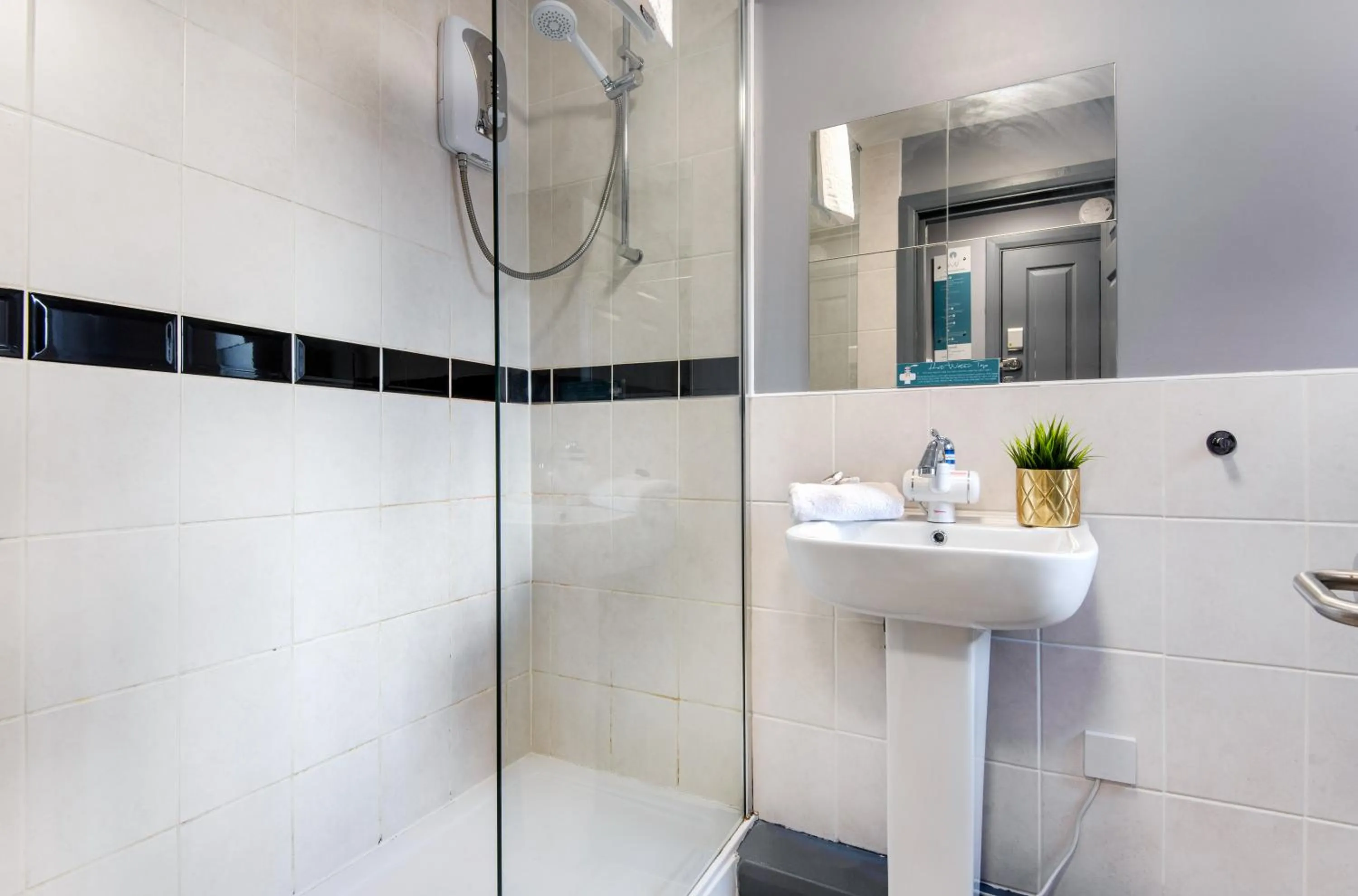 Bathroom in The Penthouse Gathering - Town Centre - Sleeps Up To 16