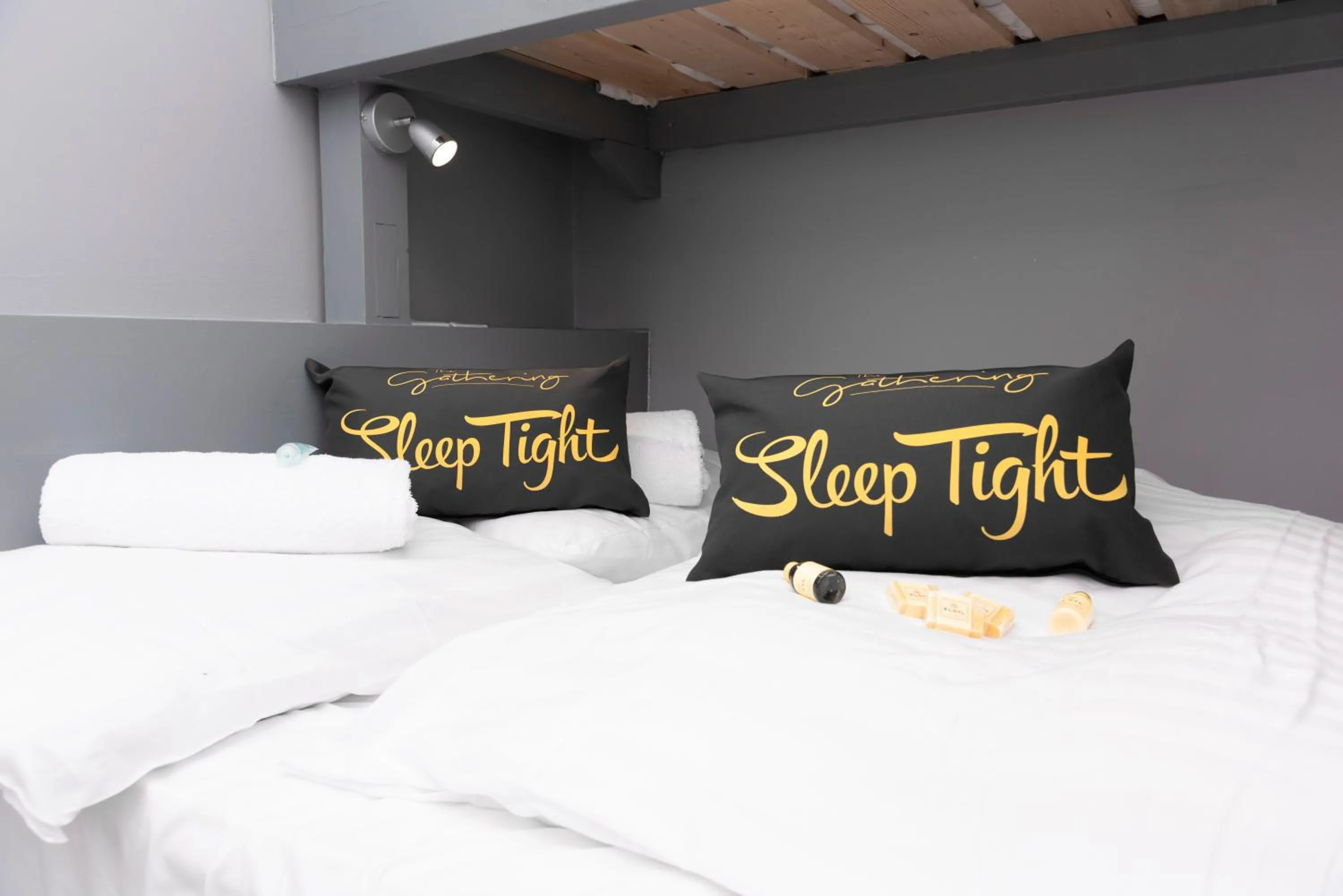 Bedroom, Bed in The Lower Gathering - Town Centre - Sleeps Up To 10