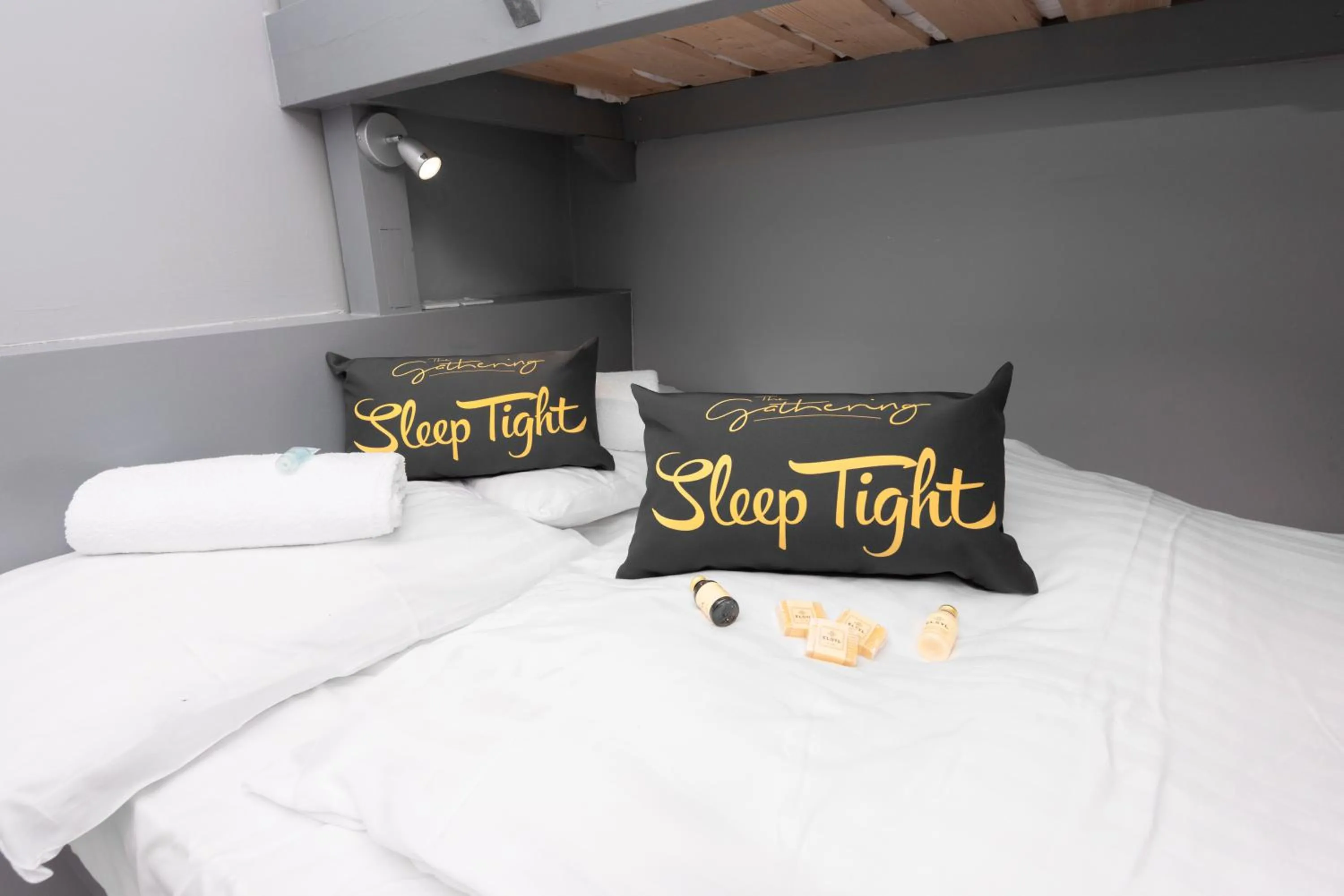 Bedroom, Bed in The Lower Gathering - Town Centre - Sleeps Up To 10