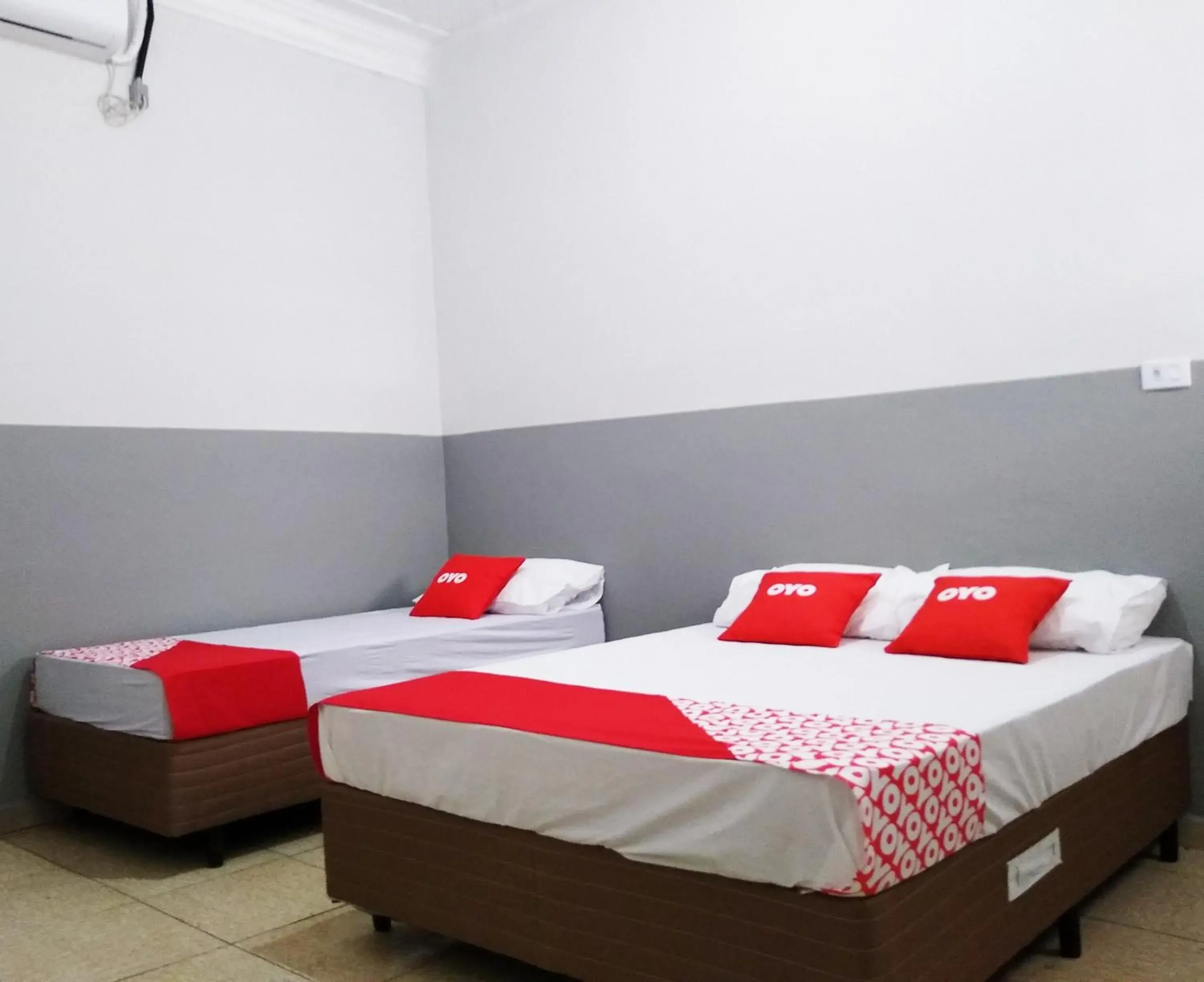 Bedroom, Bed in OYO Hotel Brás Bedroom, Bed in OYO Hotel Brás