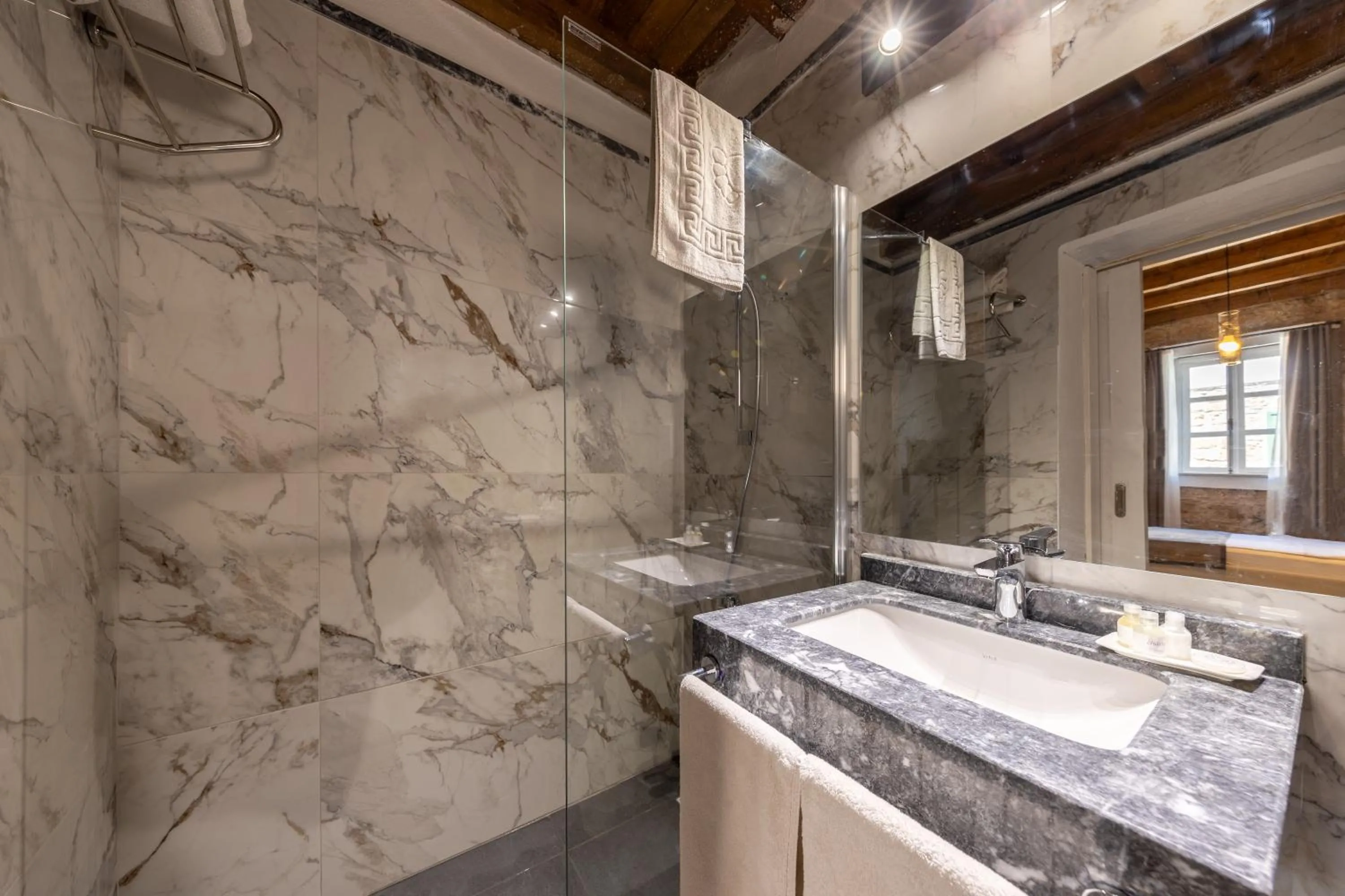 Bathroom in La Regina Veneziana