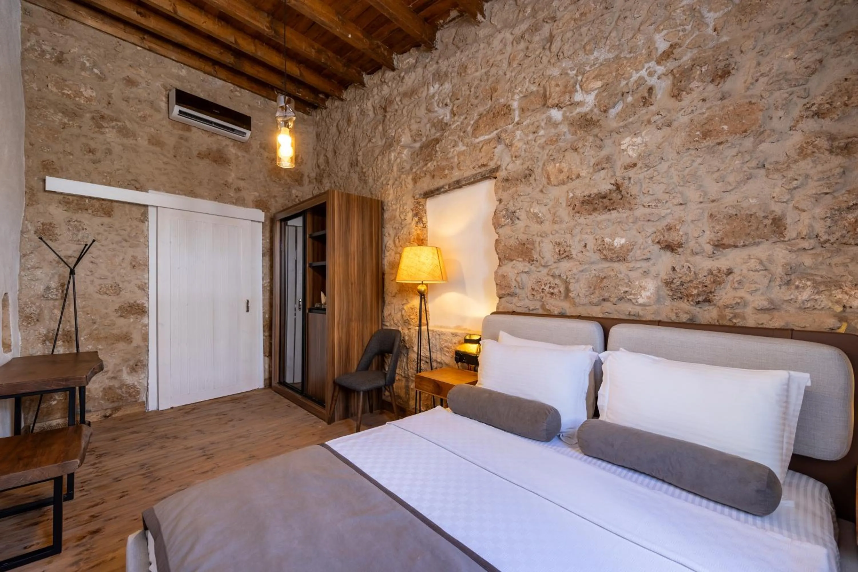 Photo of the whole room, Bed in La Regina Veneziana