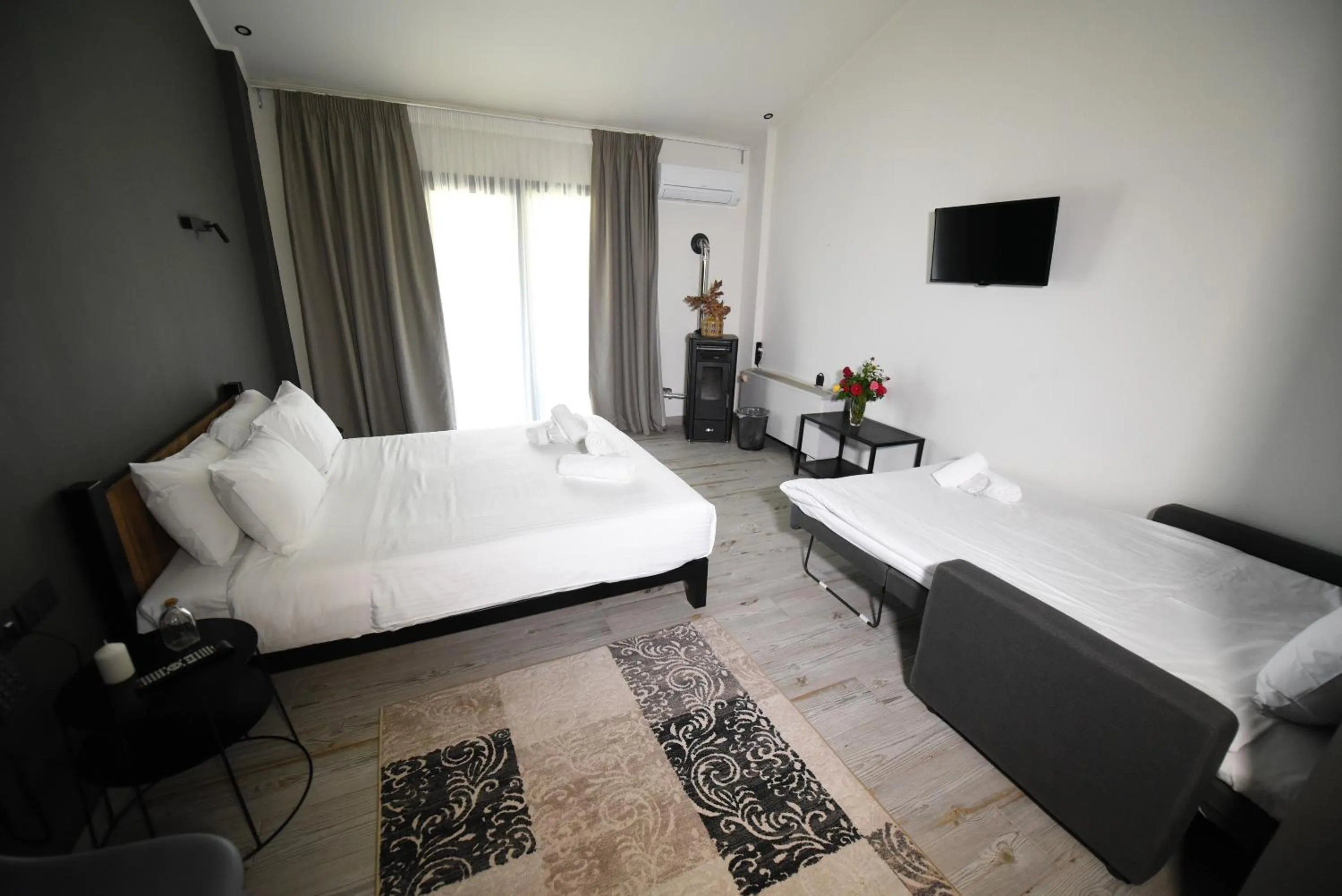 TV and multimedia, Bed in Hotel Koferita